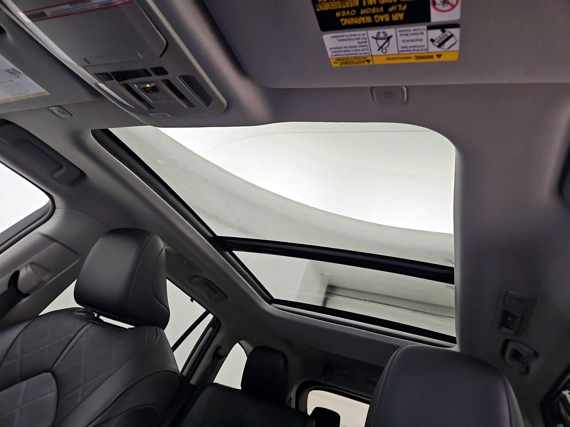 Thumbnail: 2024 Toyota Highlander - 19