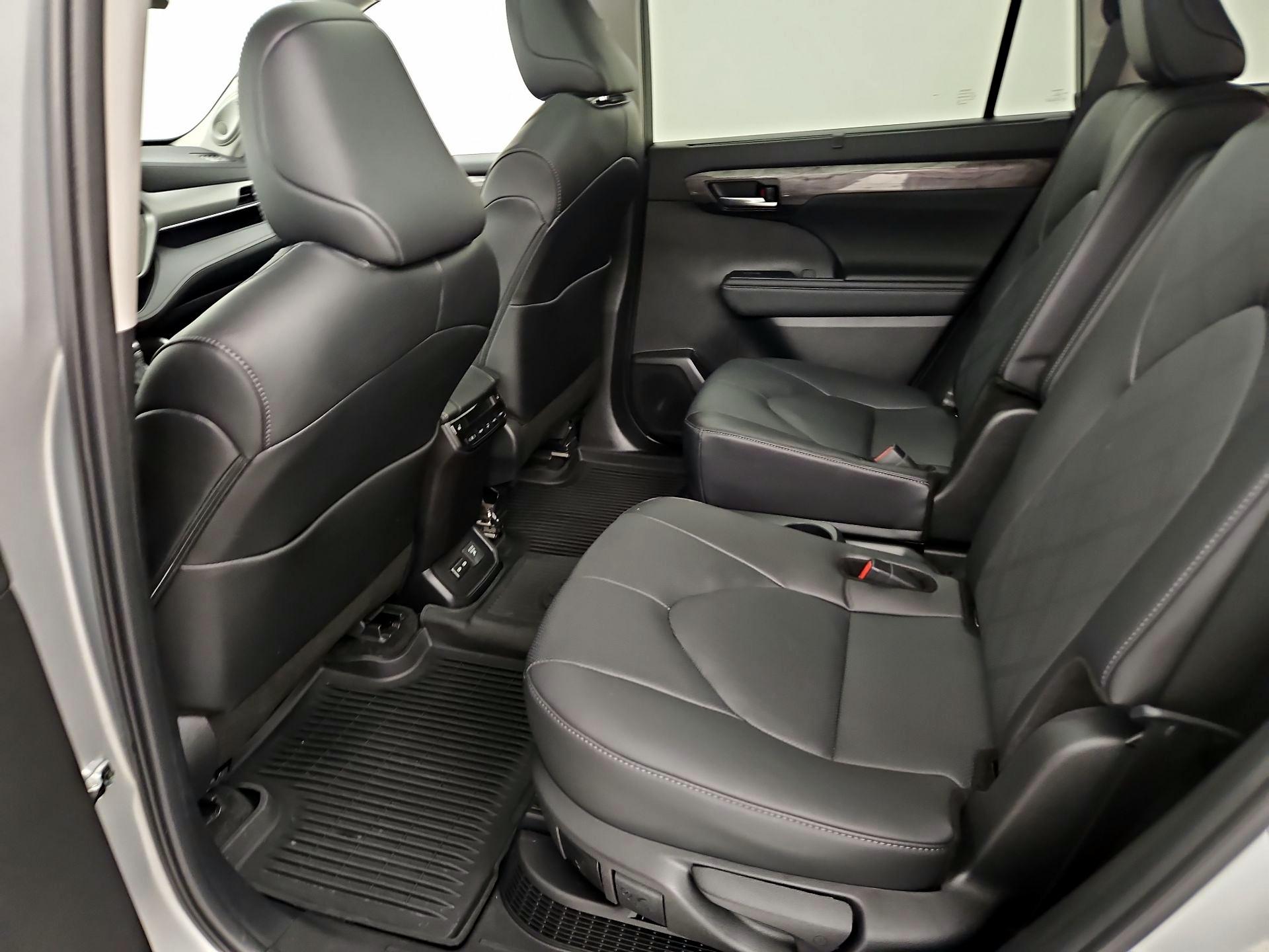 Thumbnail: 2024 Toyota Highlander - 20