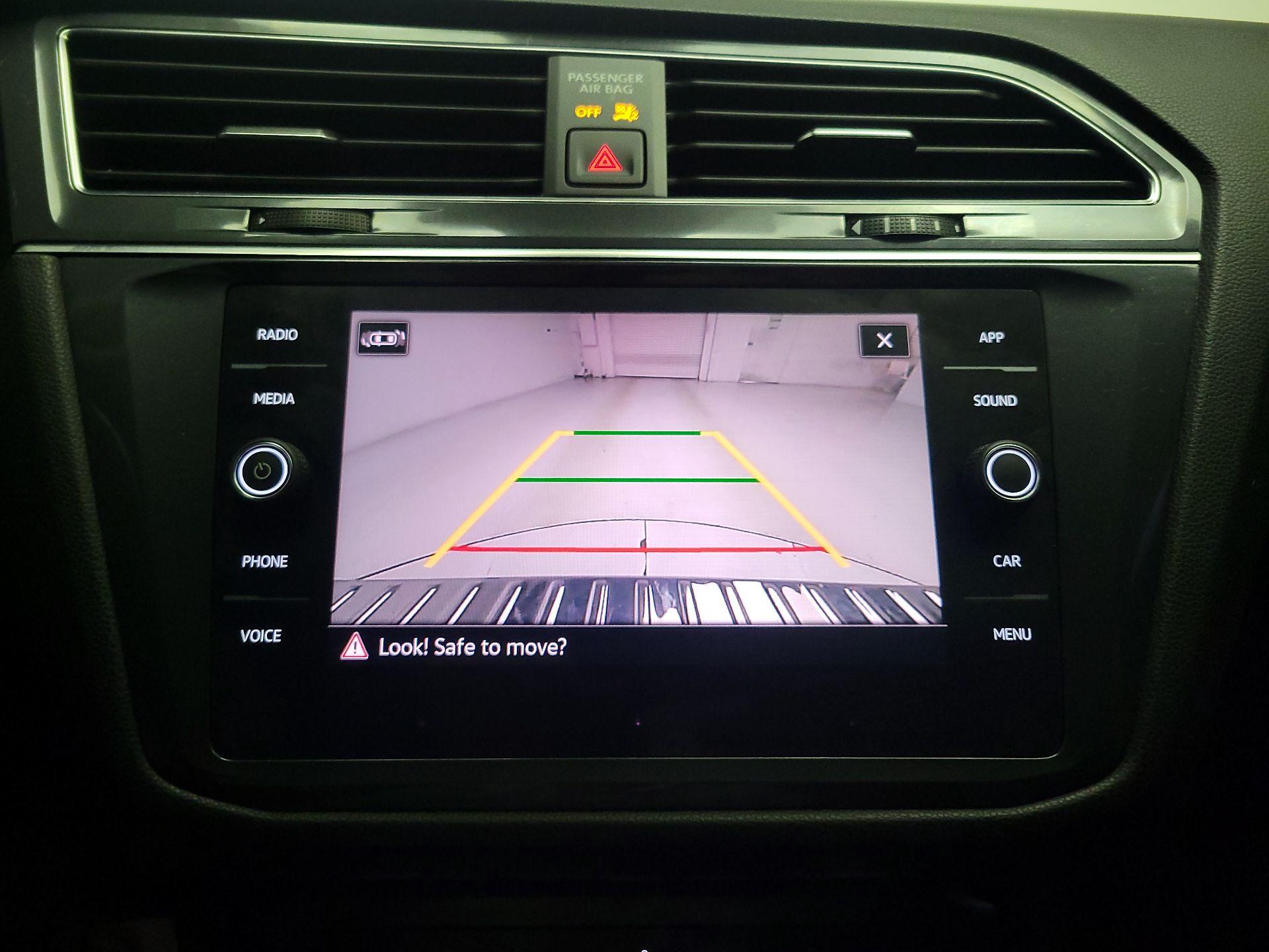 Thumbnail: 2023 Volkswagen Tiguan - 14