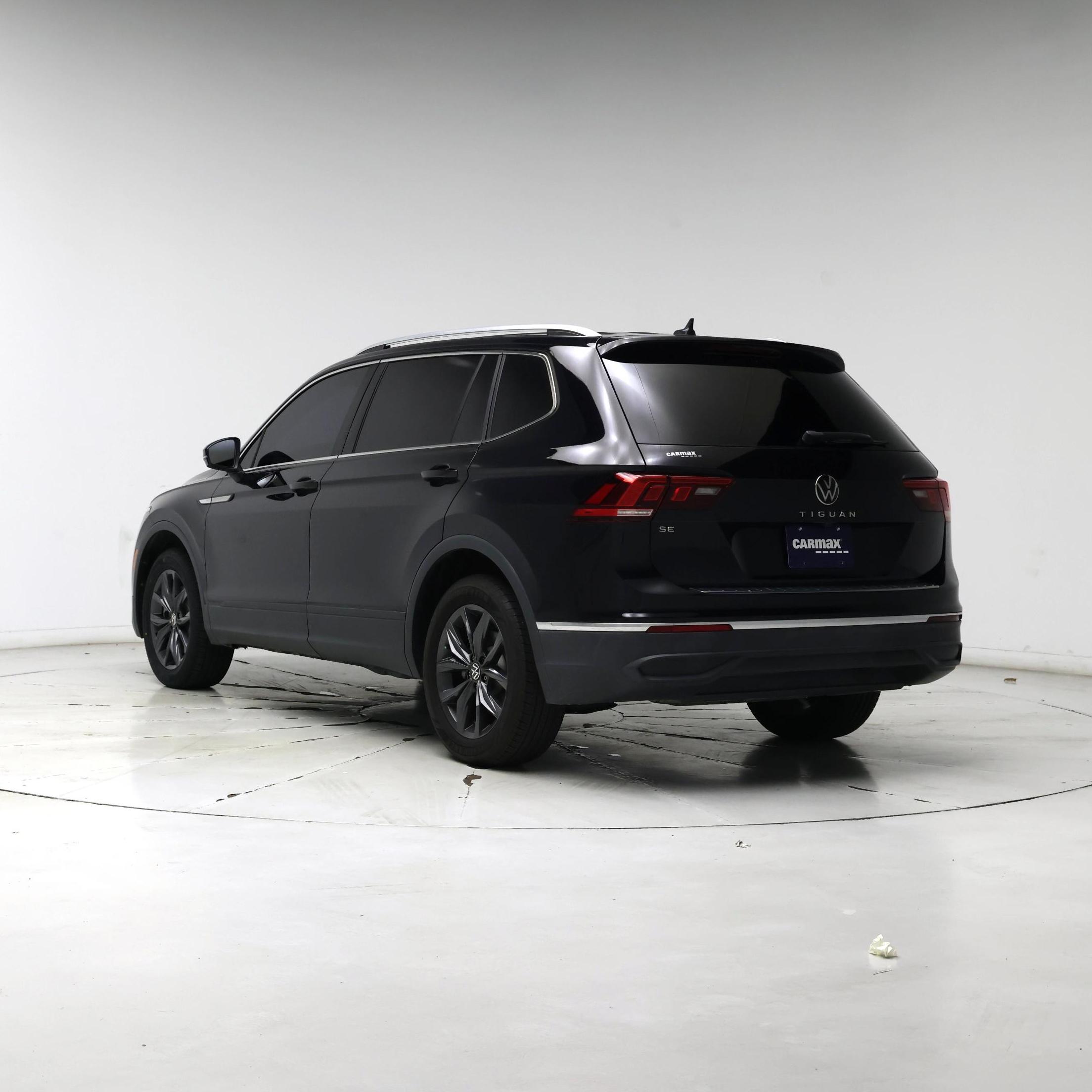 Thumbnail: 2023 Volkswagen Tiguan - 2
