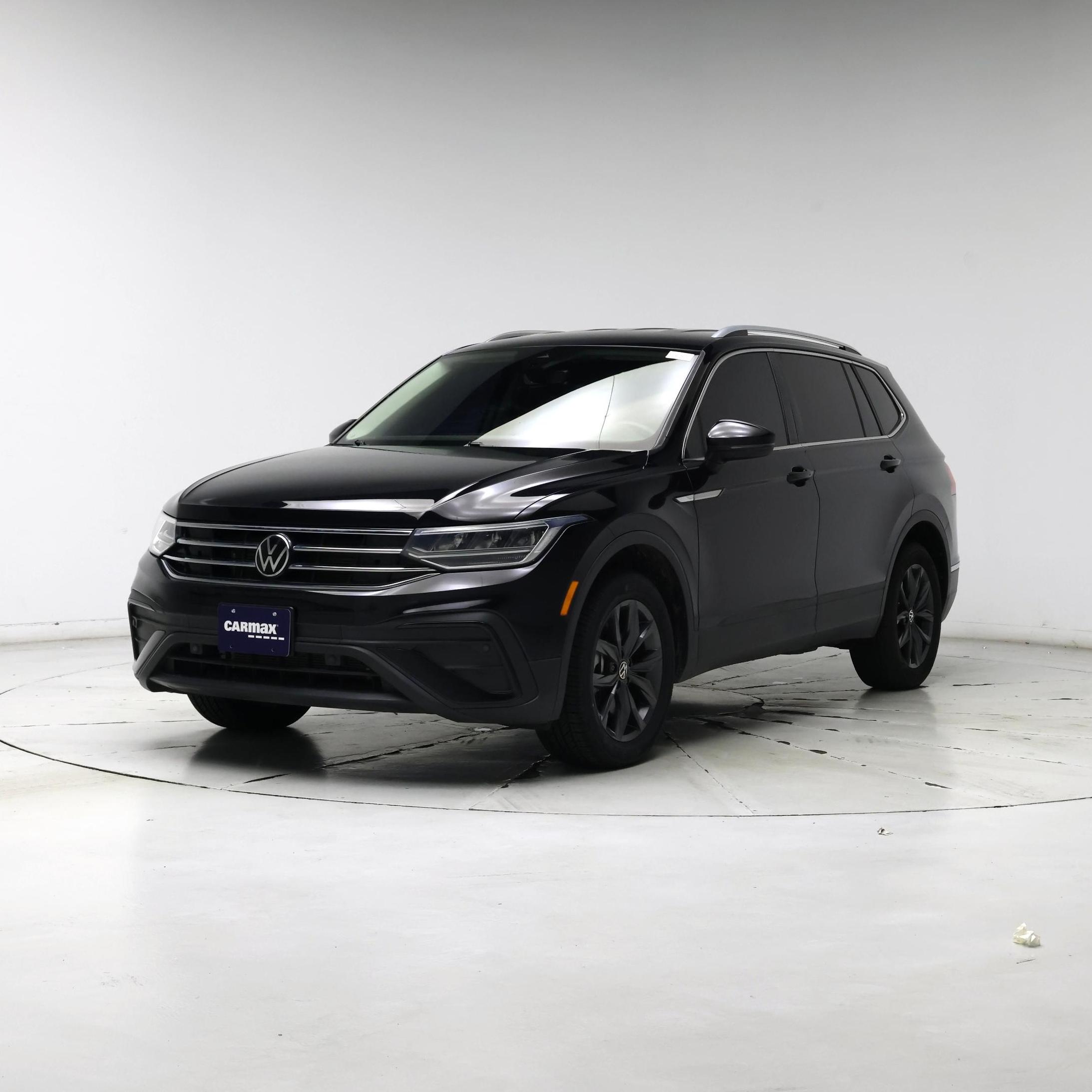 Thumbnail: 2023 Volkswagen Tiguan - 4