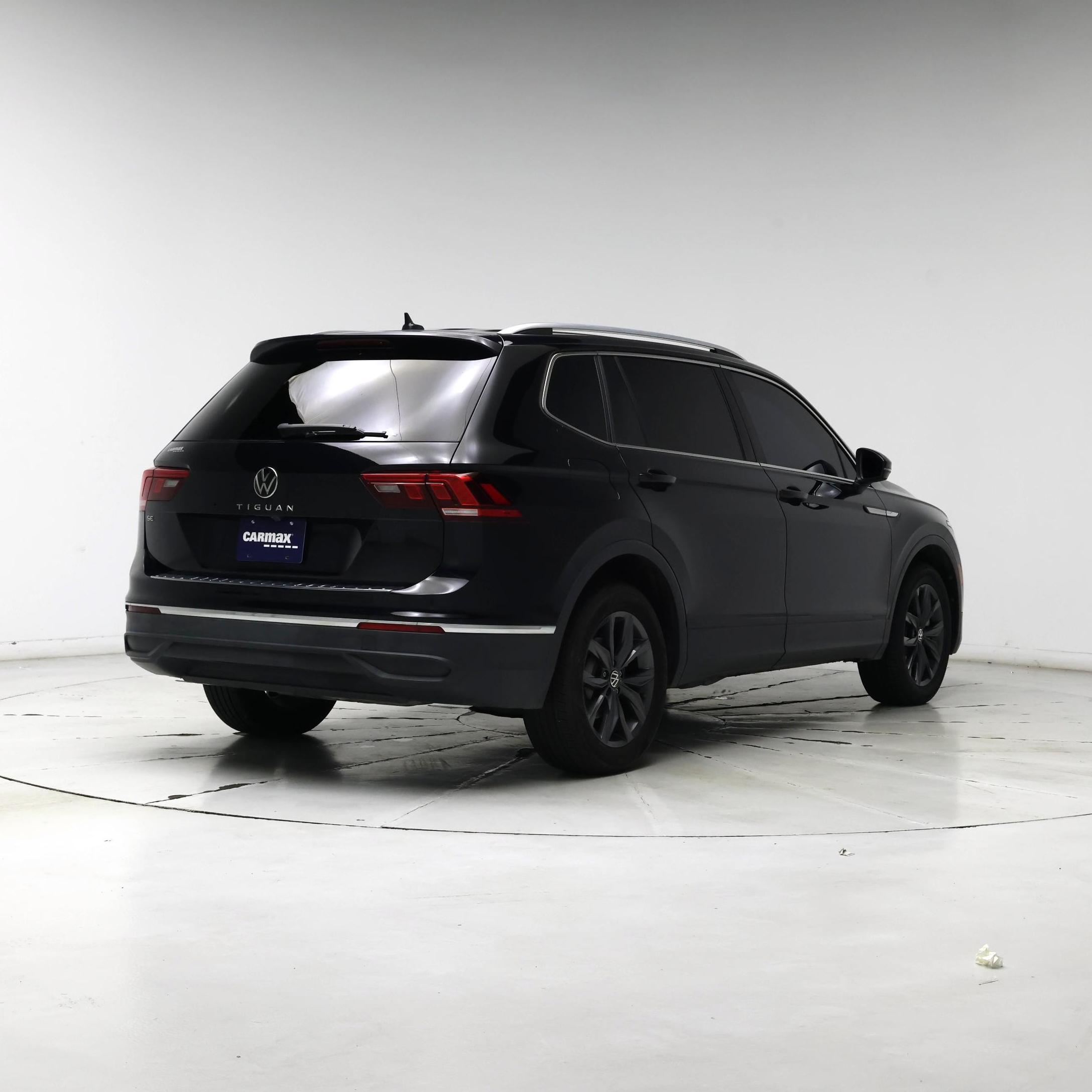 Thumbnail: 2023 Volkswagen Tiguan - 8