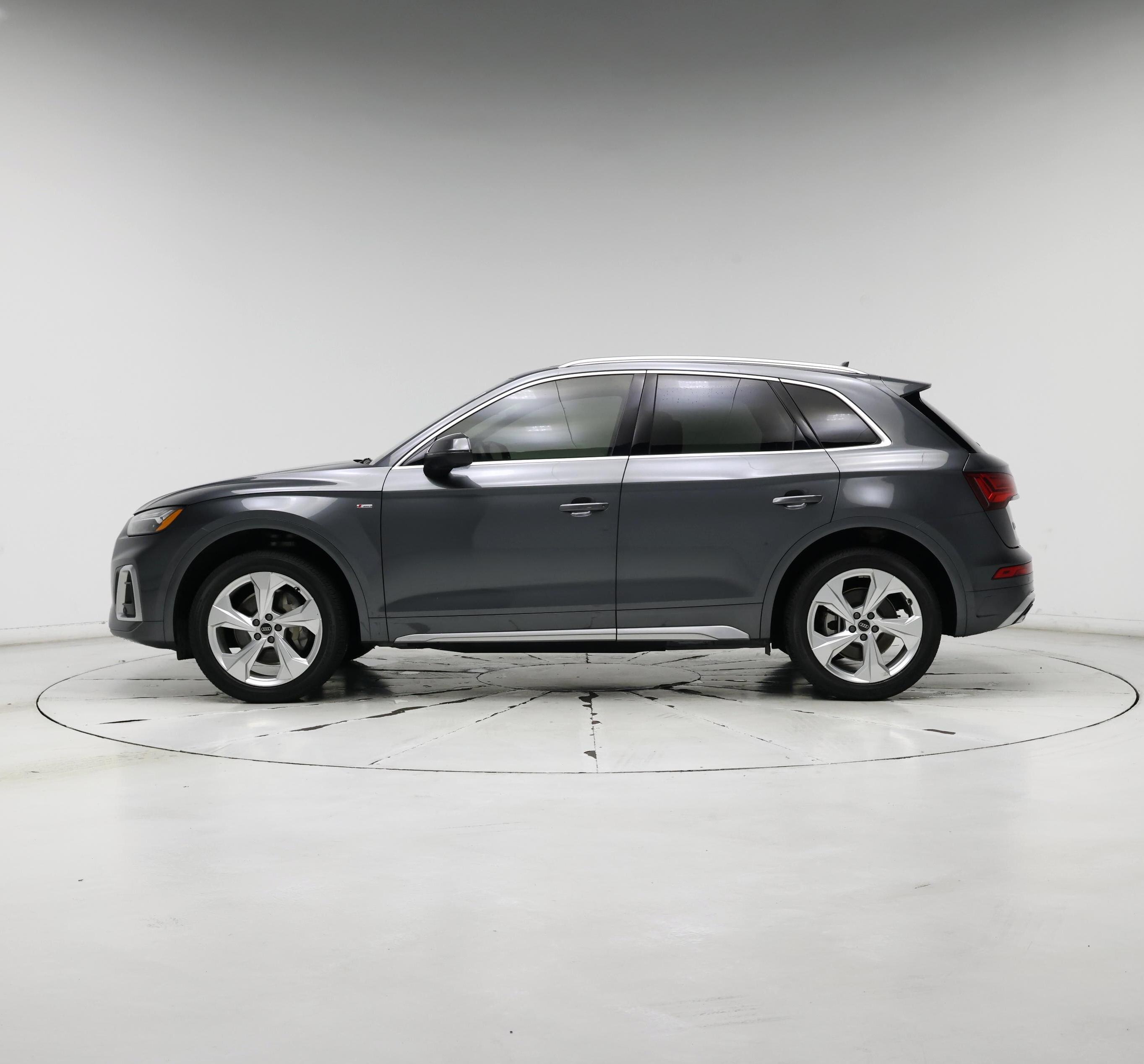 Thumbnail: 2023 Audi Q5 - 3