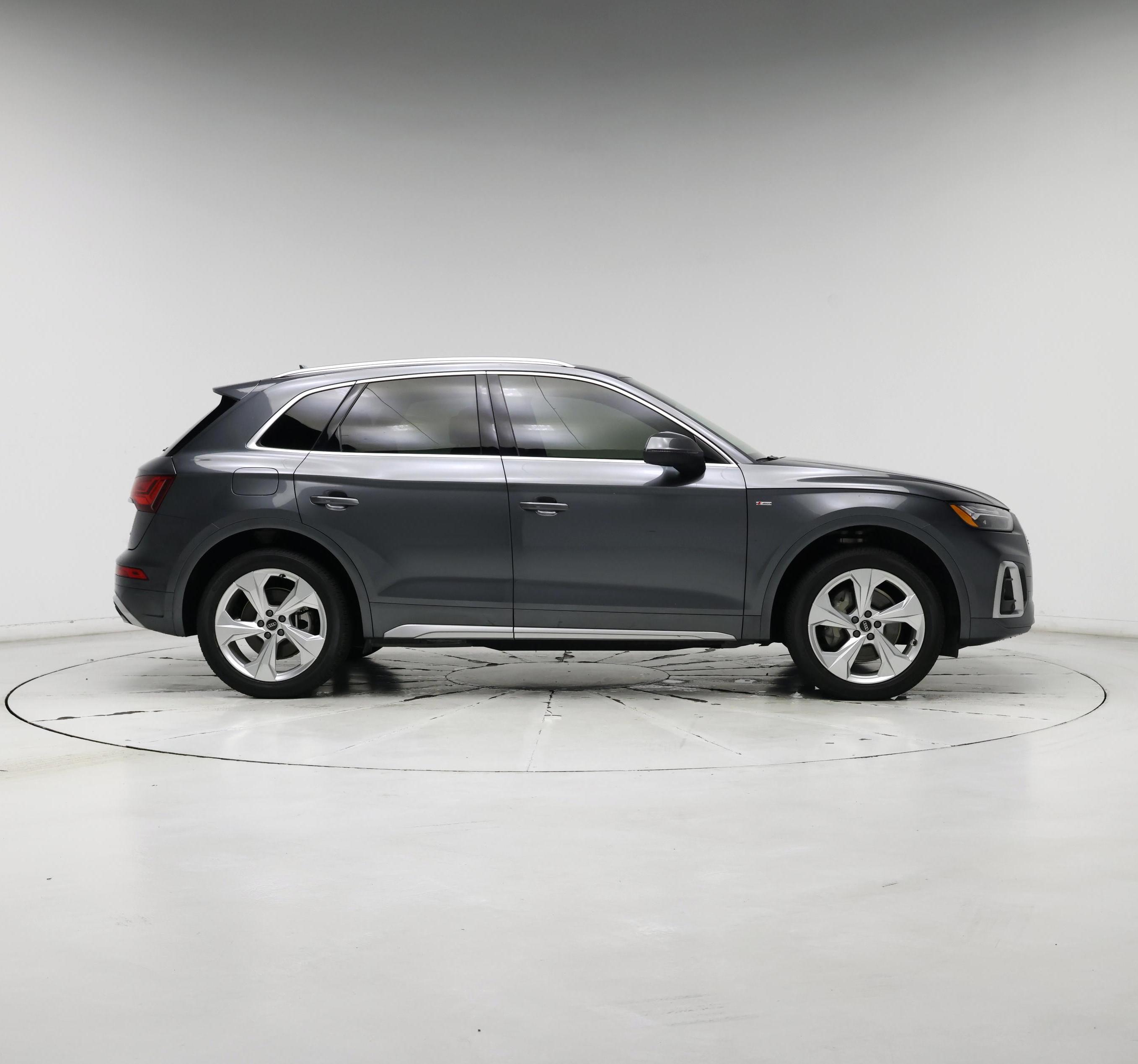 Thumbnail: 2023 Audi Q5 - 7