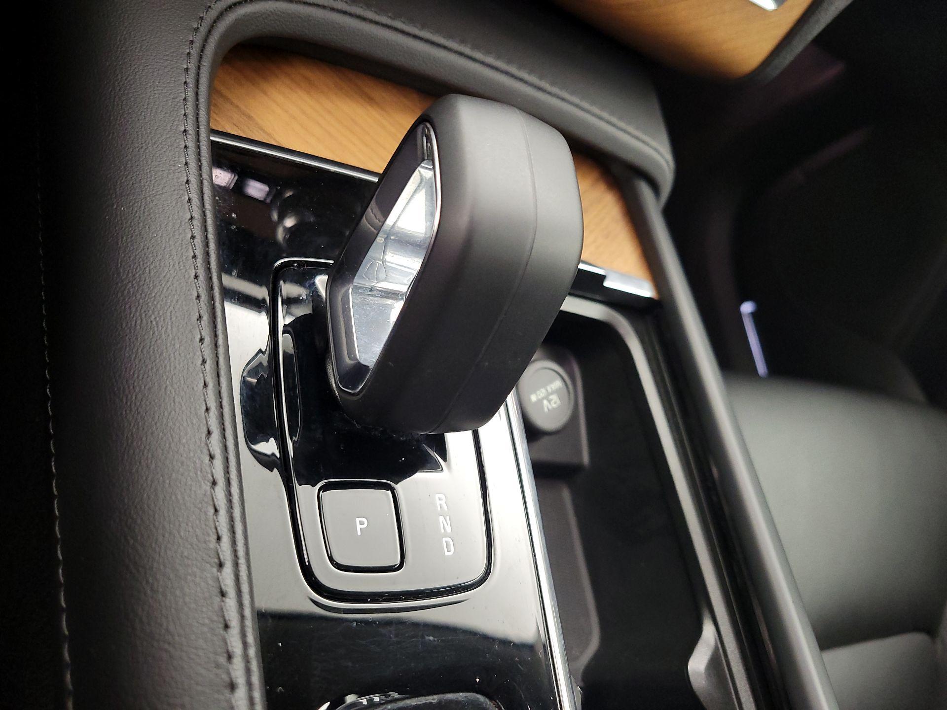 Thumbnail: 2023 Volvo XC90 - 17