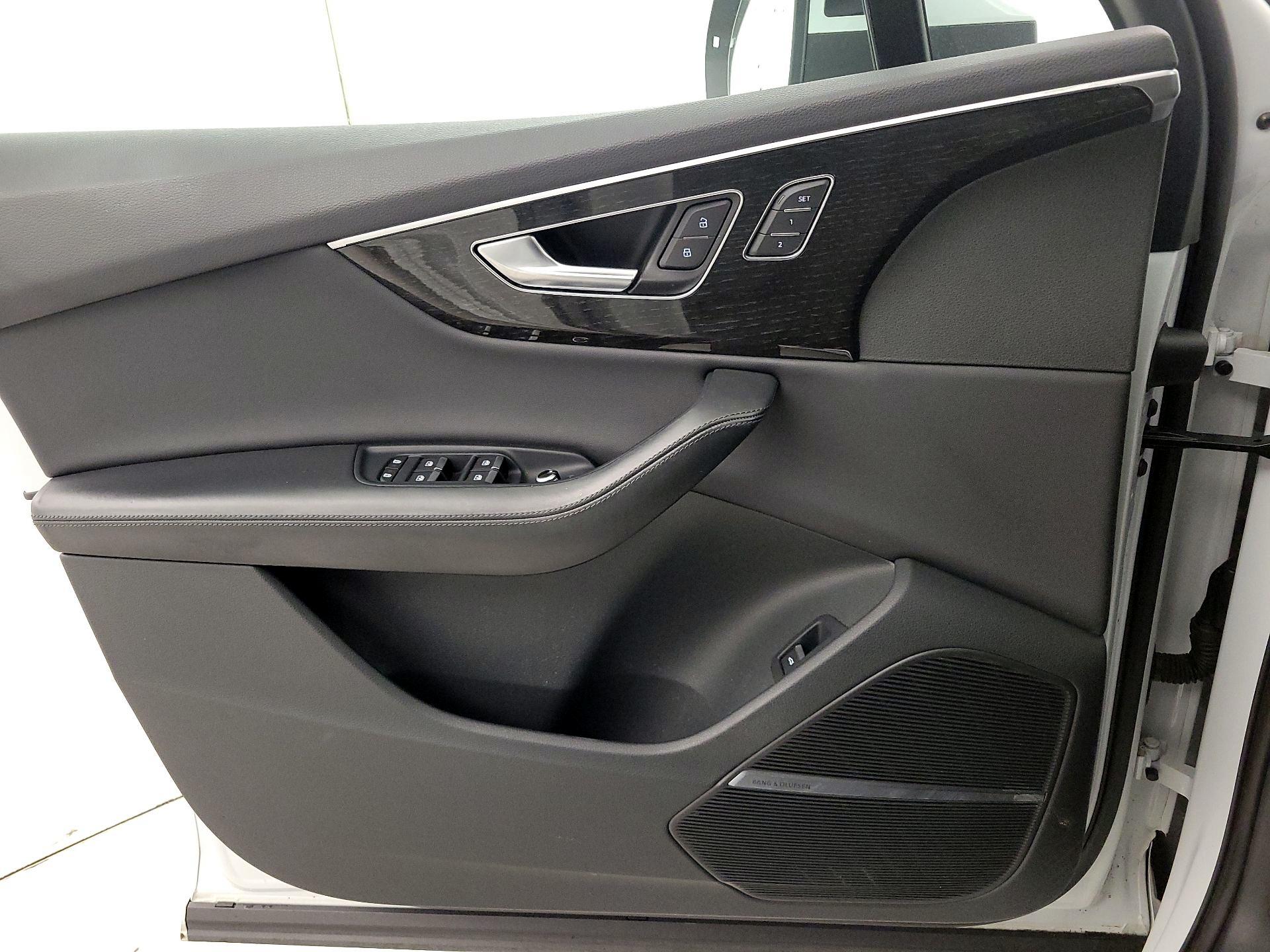 Thumbnail: 2021 Audi Q7 - 12