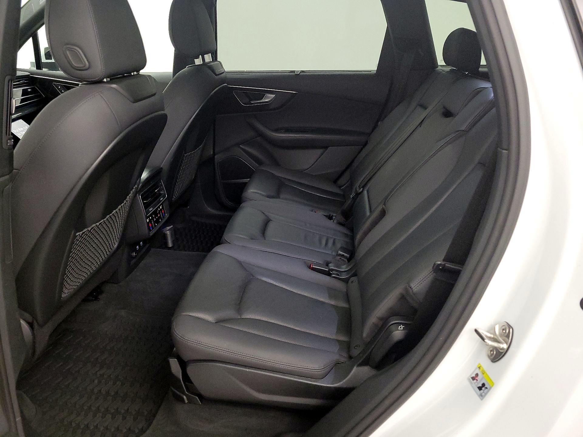 Thumbnail: 2021 Audi Q7 - 20