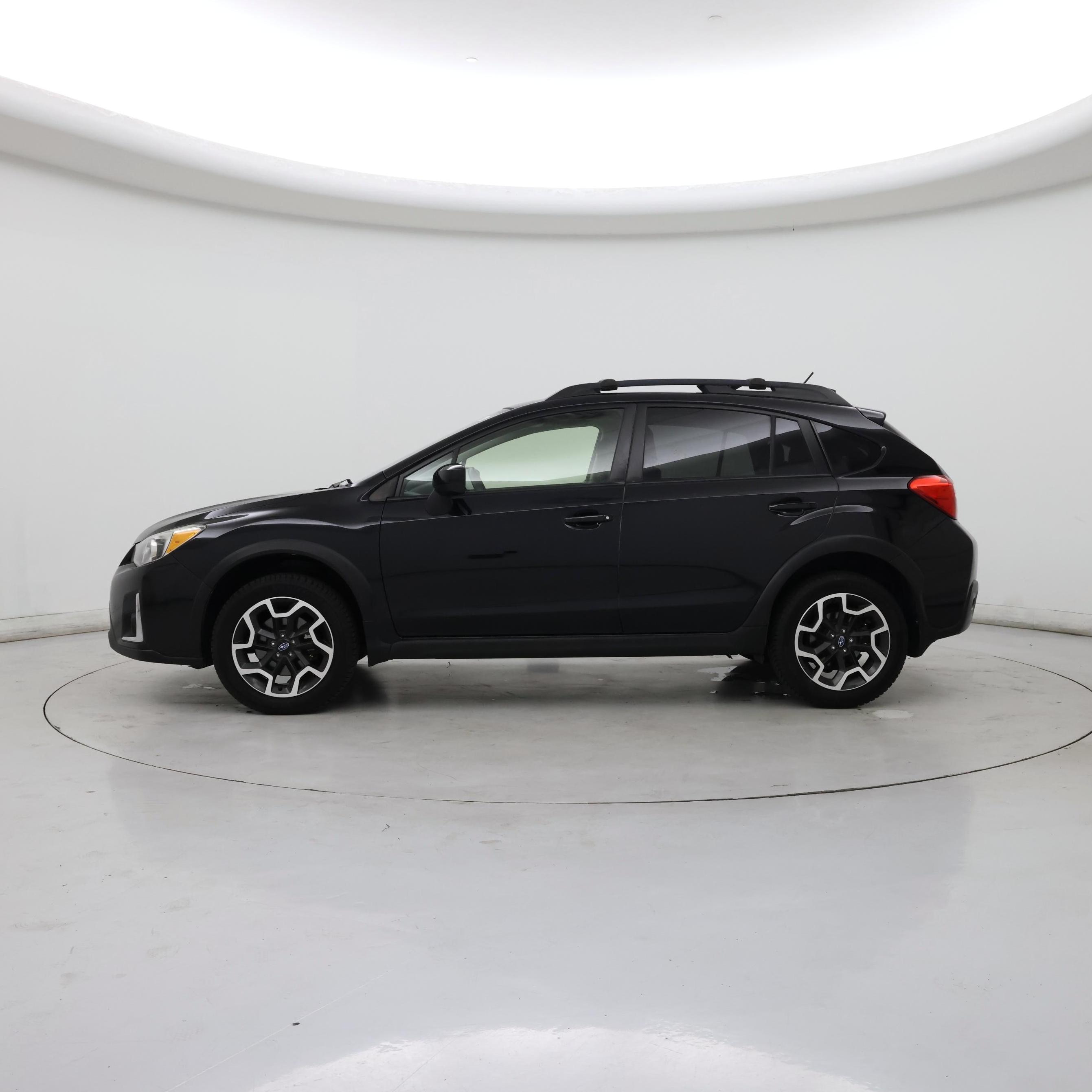 Thumbnail: 2017 Subaru Crosstrek - 3