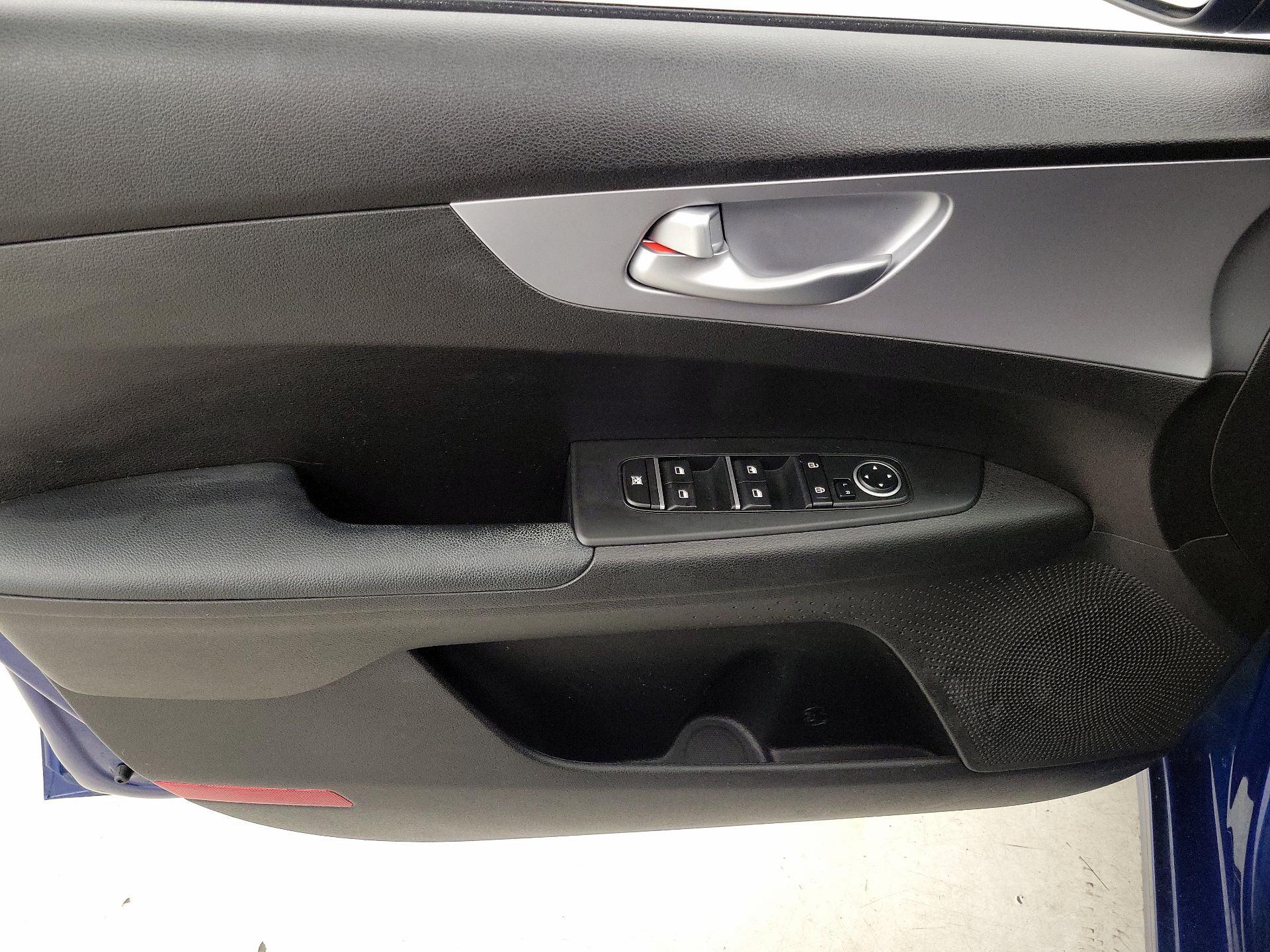 Thumbnail: 2023 Kia Forte - 12