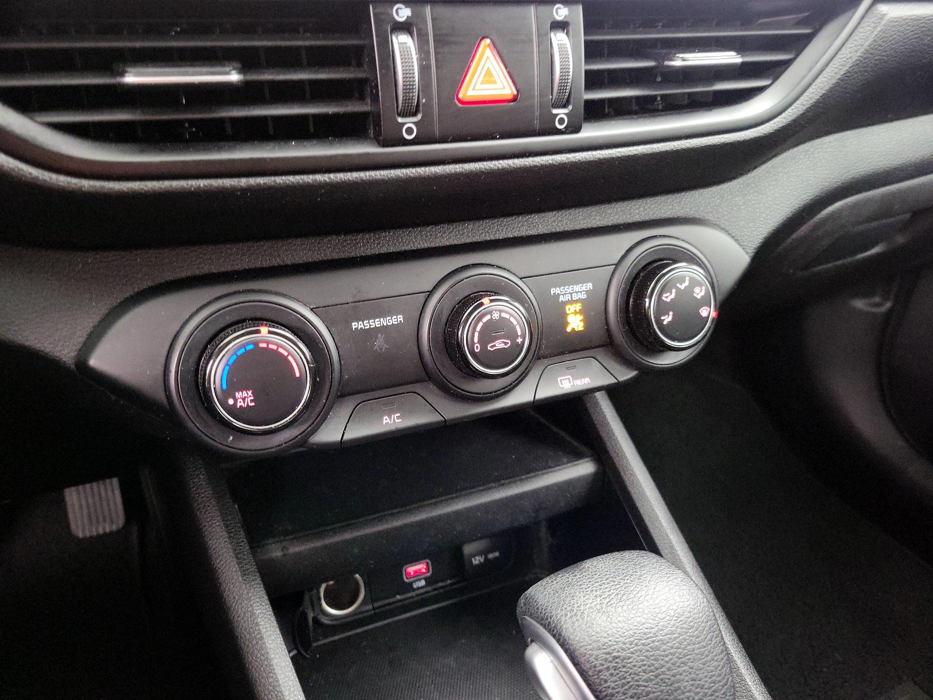 Thumbnail: 2023 Kia Forte - 16