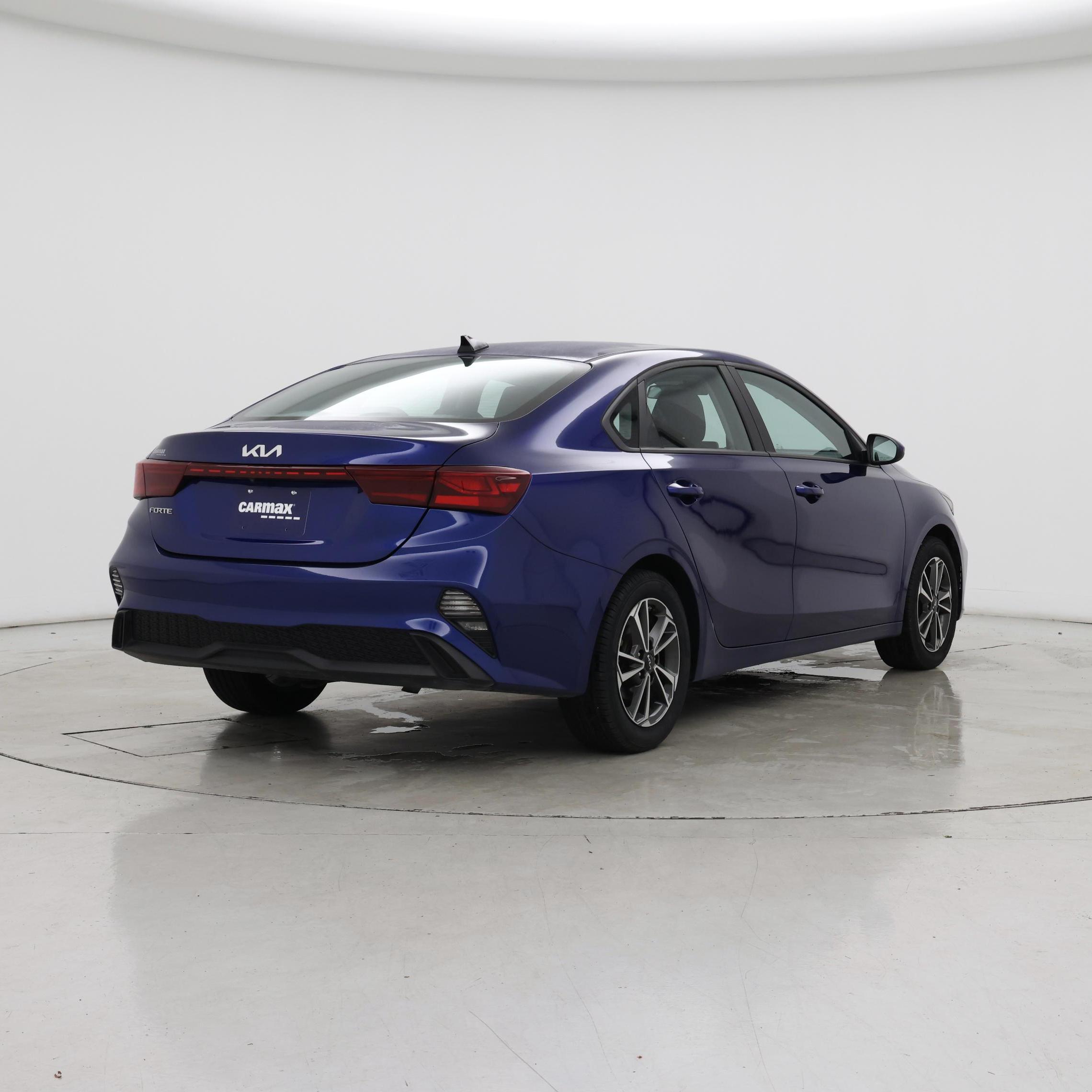 Thumbnail: 2023 Kia Forte - 8