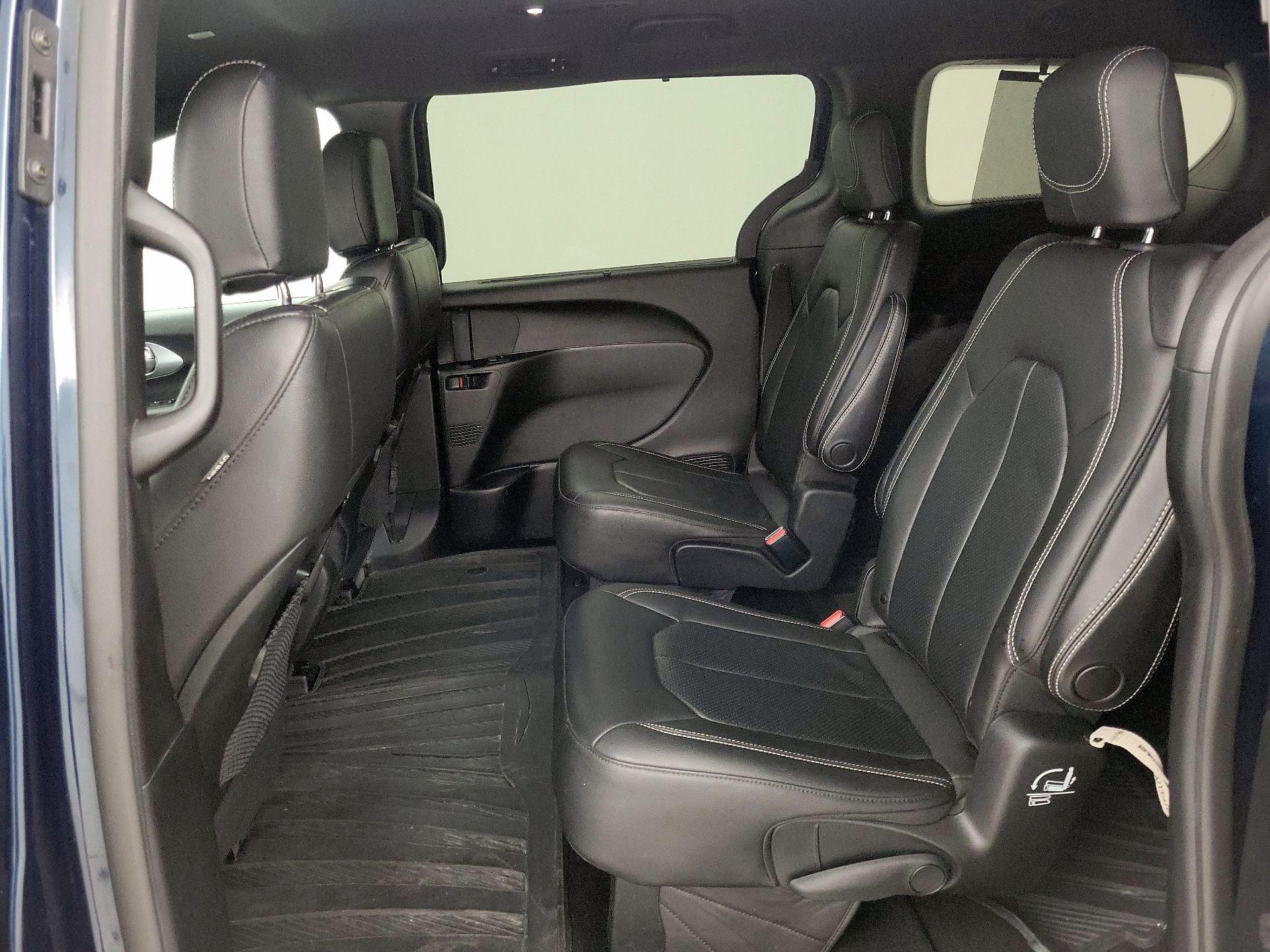 Thumbnail: 2021 Chrysler Pacifica - 19