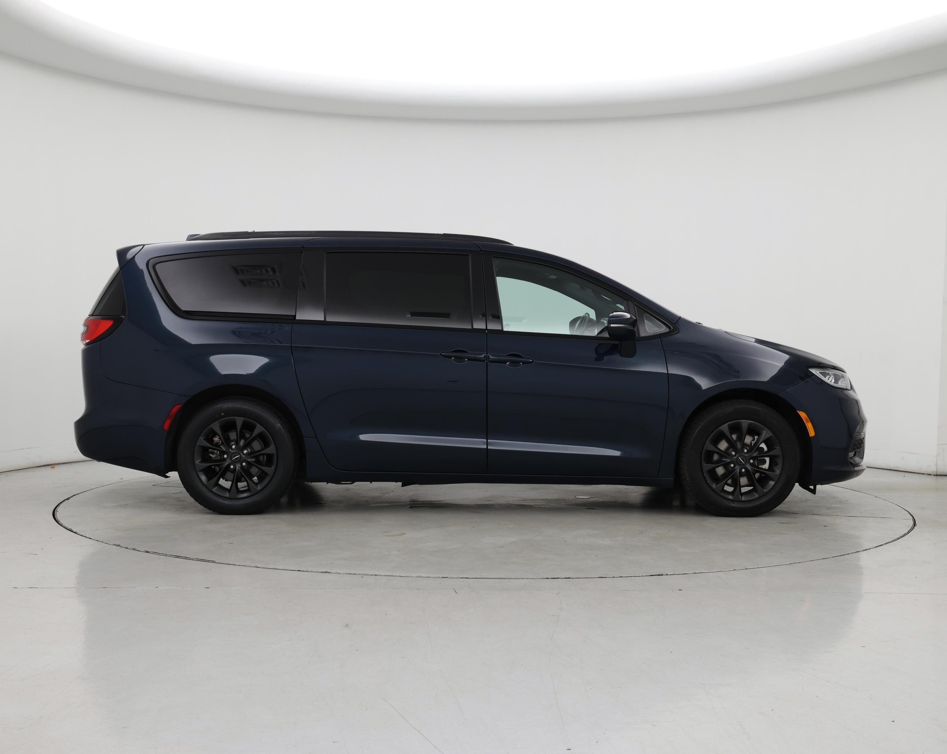 Thumbnail: 2021 Chrysler Pacifica - 7