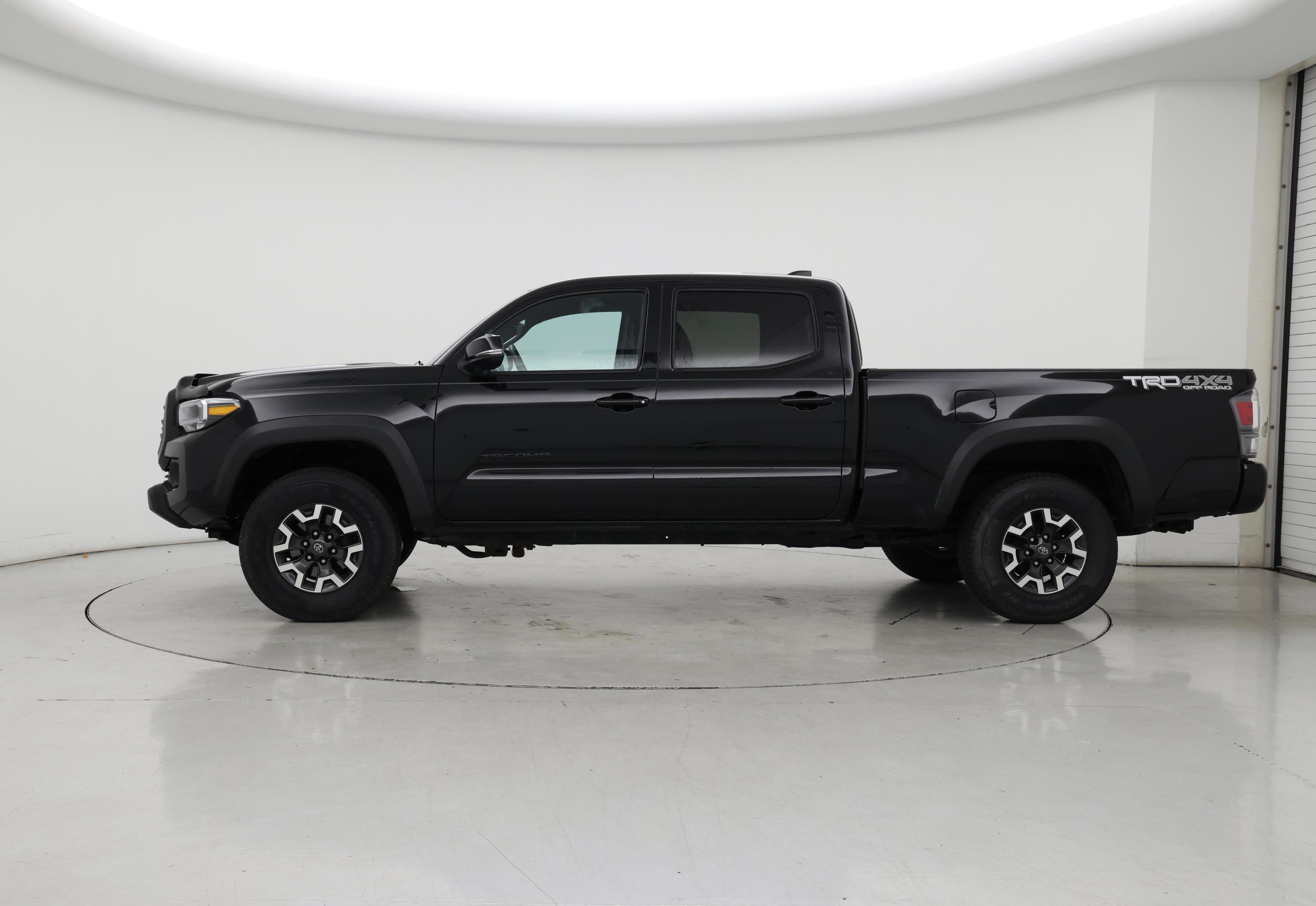 Thumbnail: 2021 Toyota Tacoma - 3