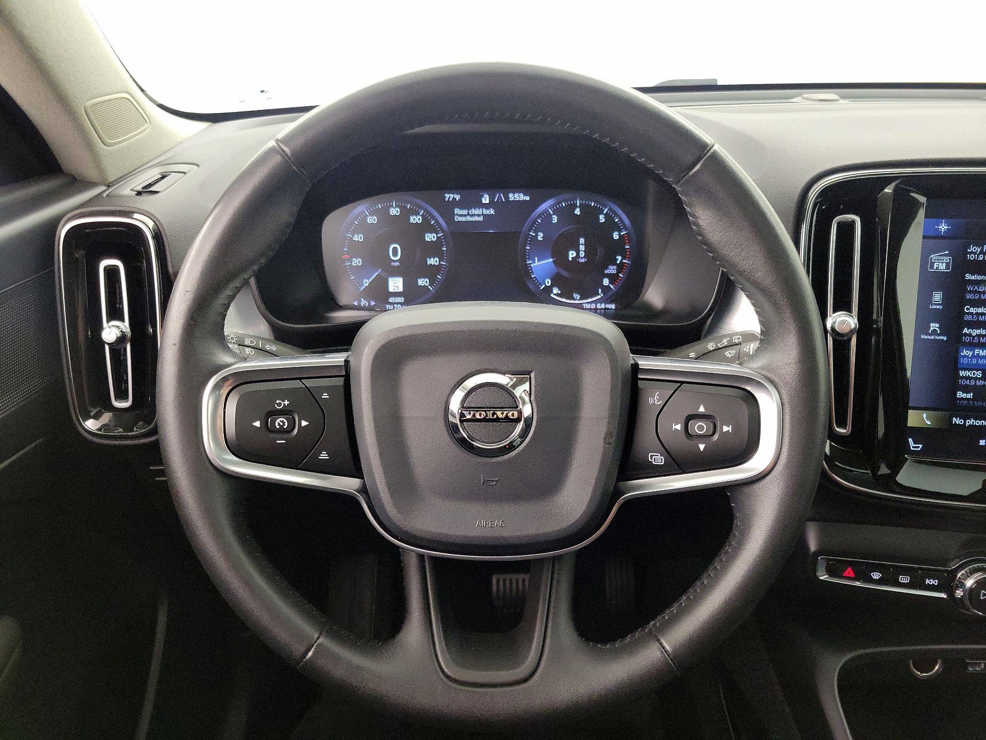 Thumbnail: 2020 Volvo XC40 - 10
