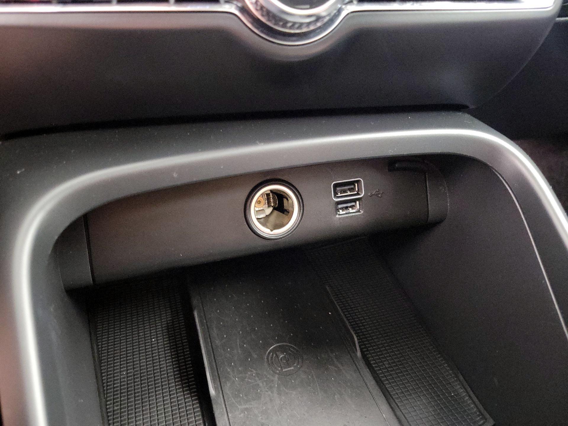 Thumbnail: 2020 Volvo XC40 - 19