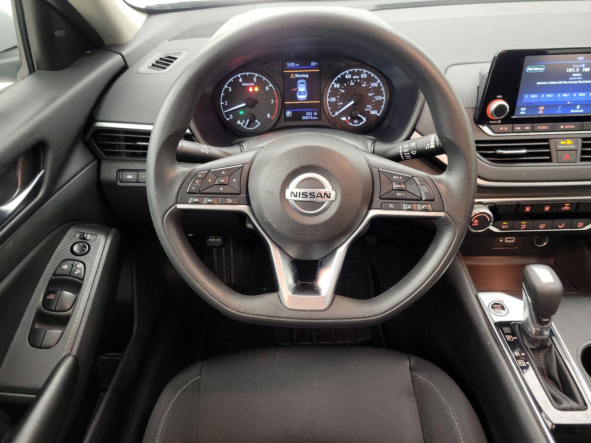Thumbnail: 2022 Nissan Altima - 10