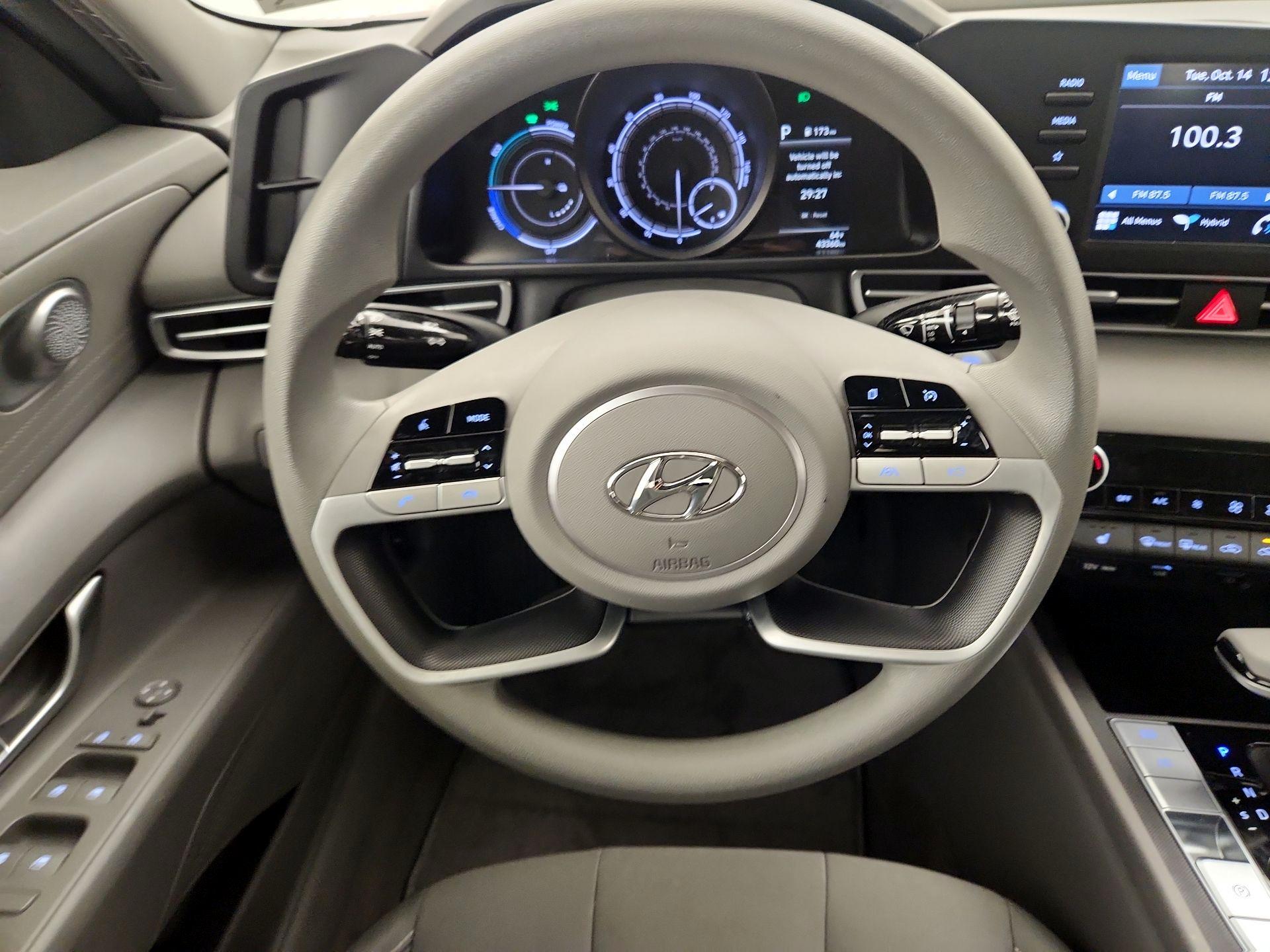 Thumbnail: 2022 Hyundai Elantra - 10
