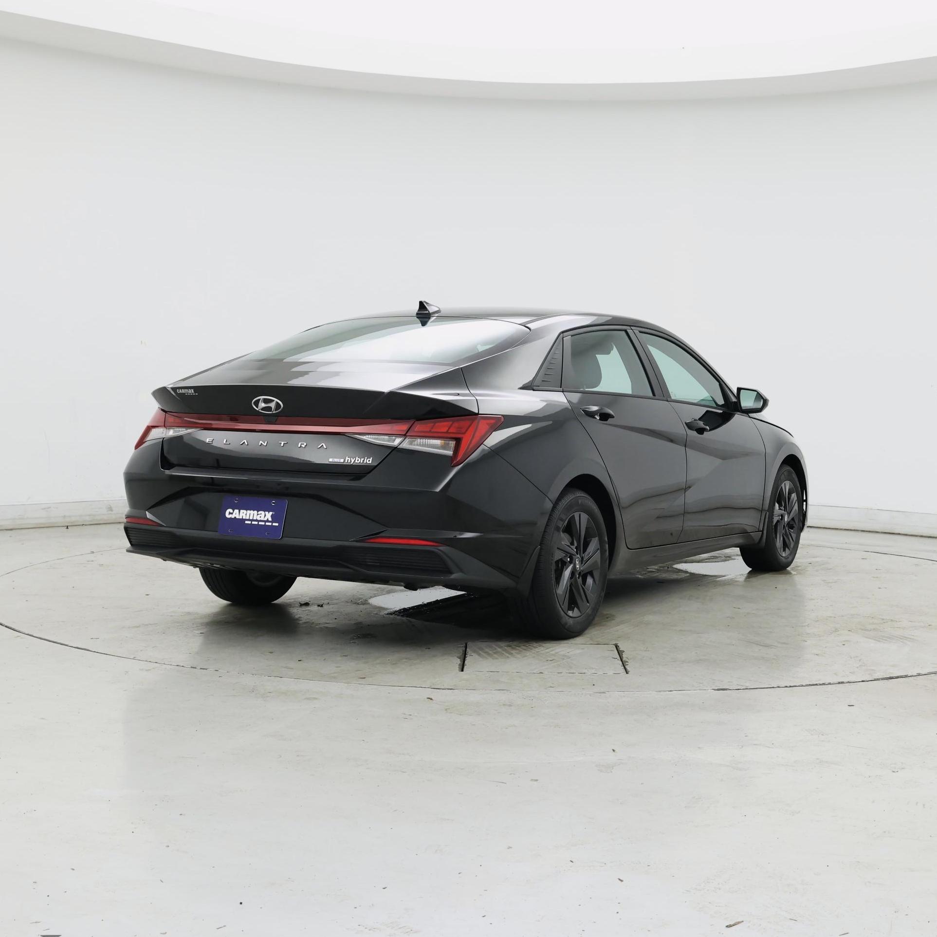 Thumbnail: 2022 Hyundai Elantra - 8