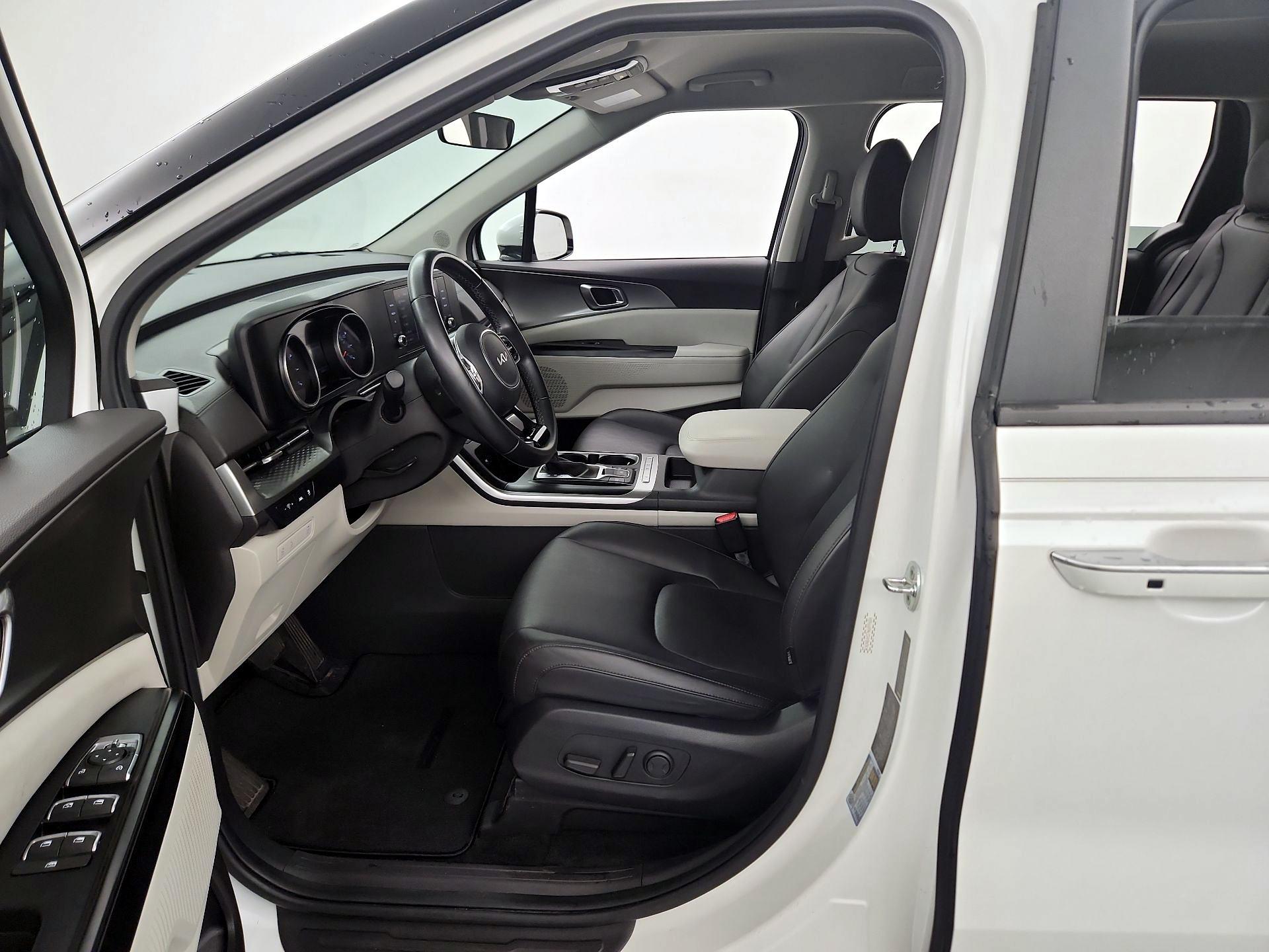 Thumbnail: 2022 Kia Carnival - 11