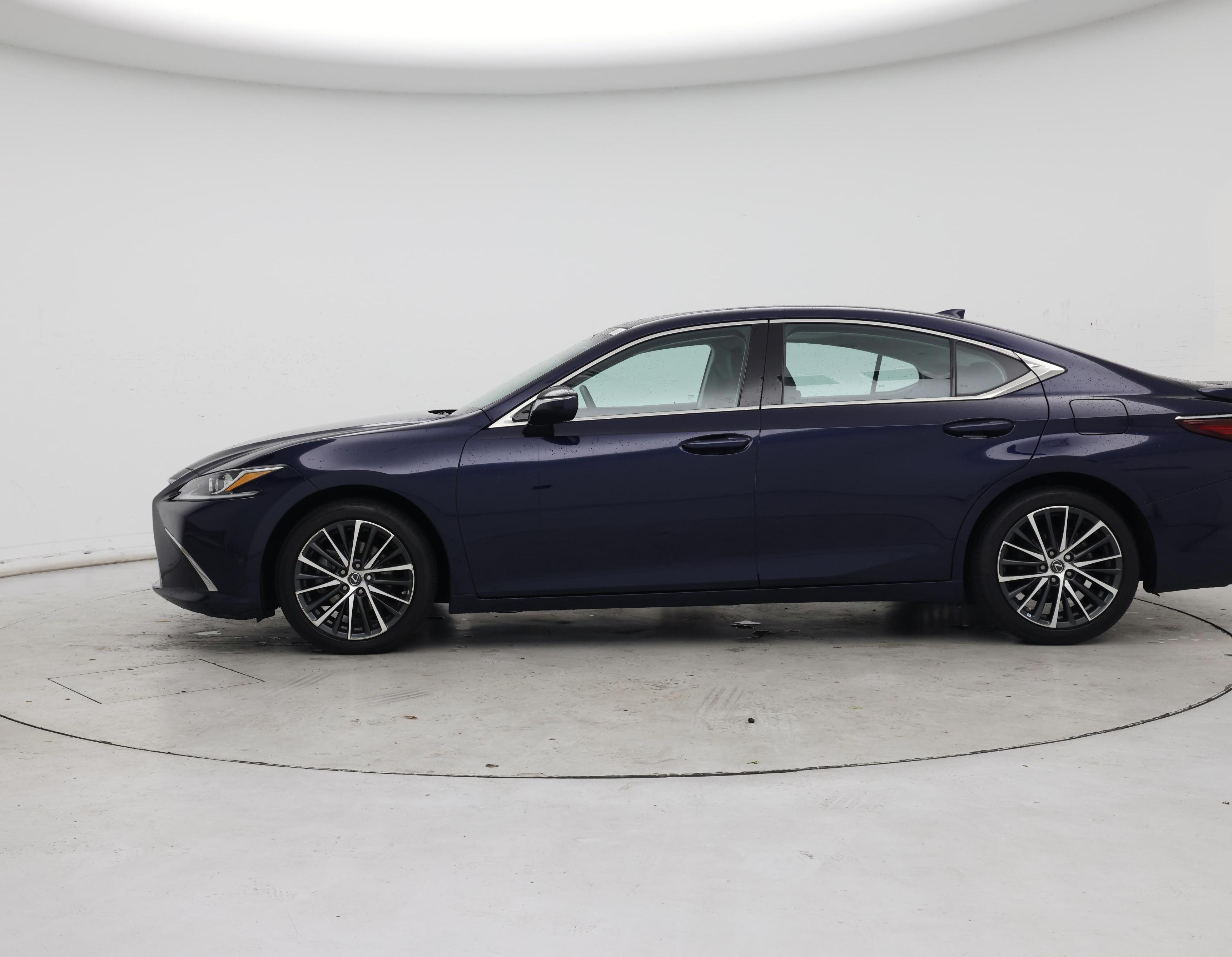 Thumbnail: 2022 Lexus ES - 3
