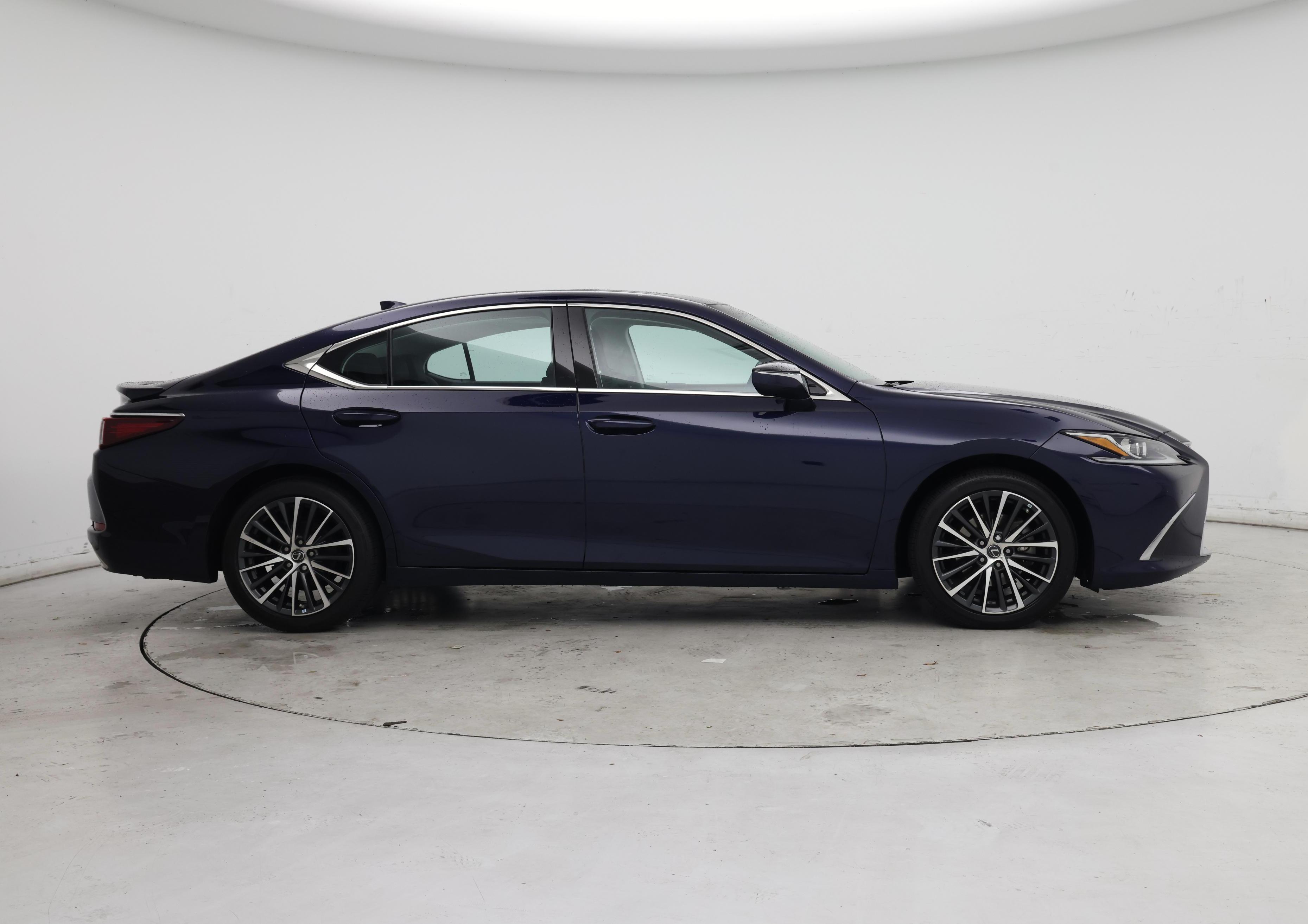 Thumbnail: 2022 Lexus ES - 7