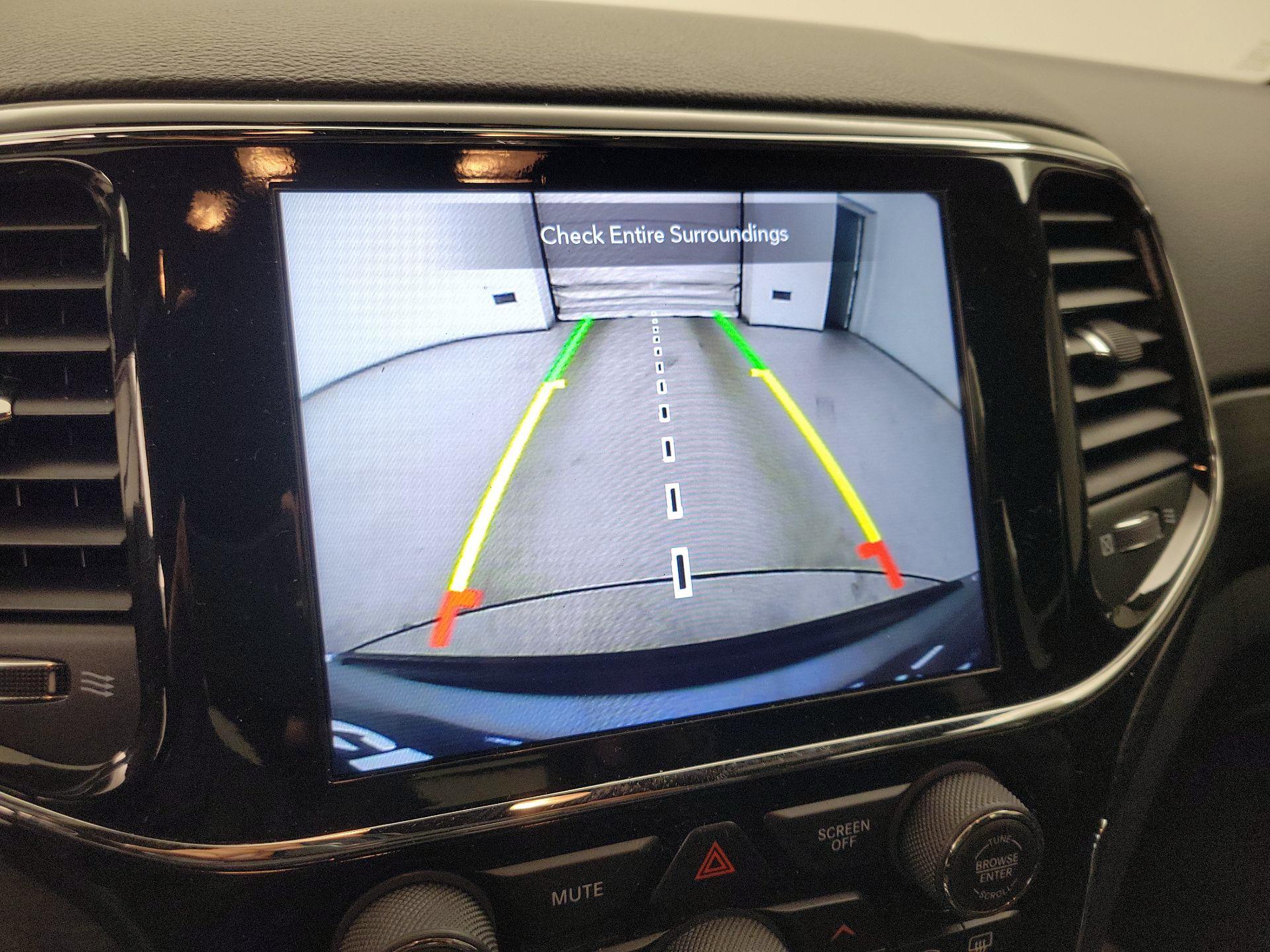 Thumbnail: 2021 Jeep Grand Cherokee - 15