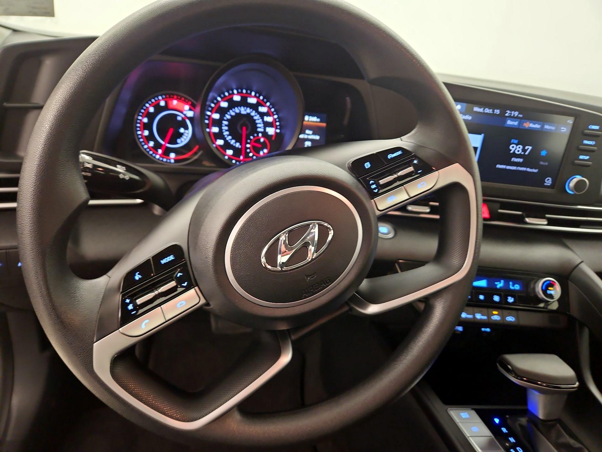 Thumbnail: 2023 Hyundai Elantra - 10