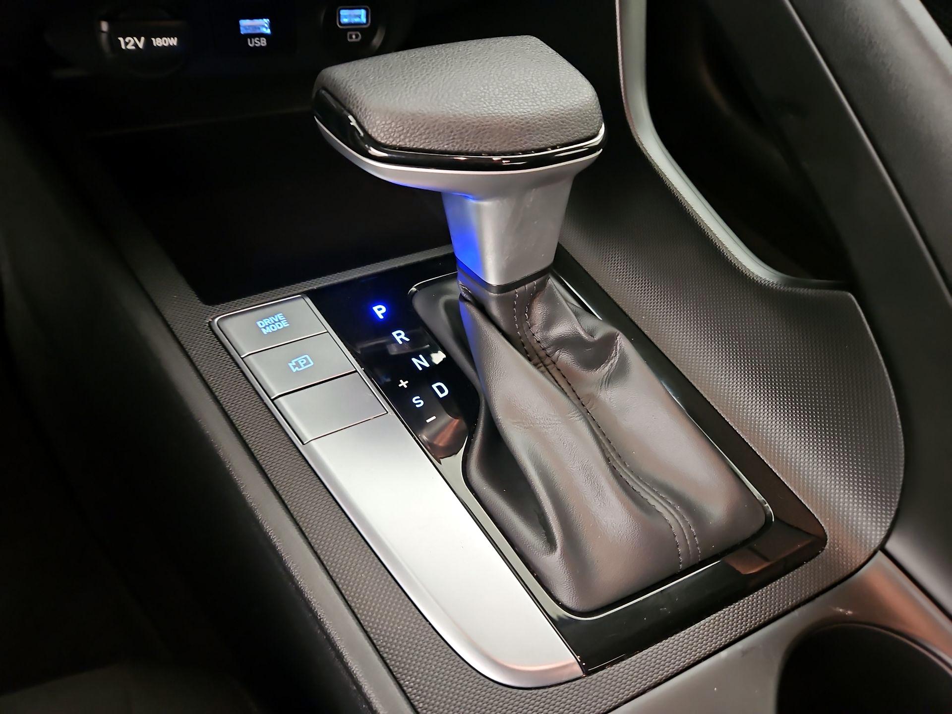 Thumbnail: 2023 Hyundai Elantra - 17
