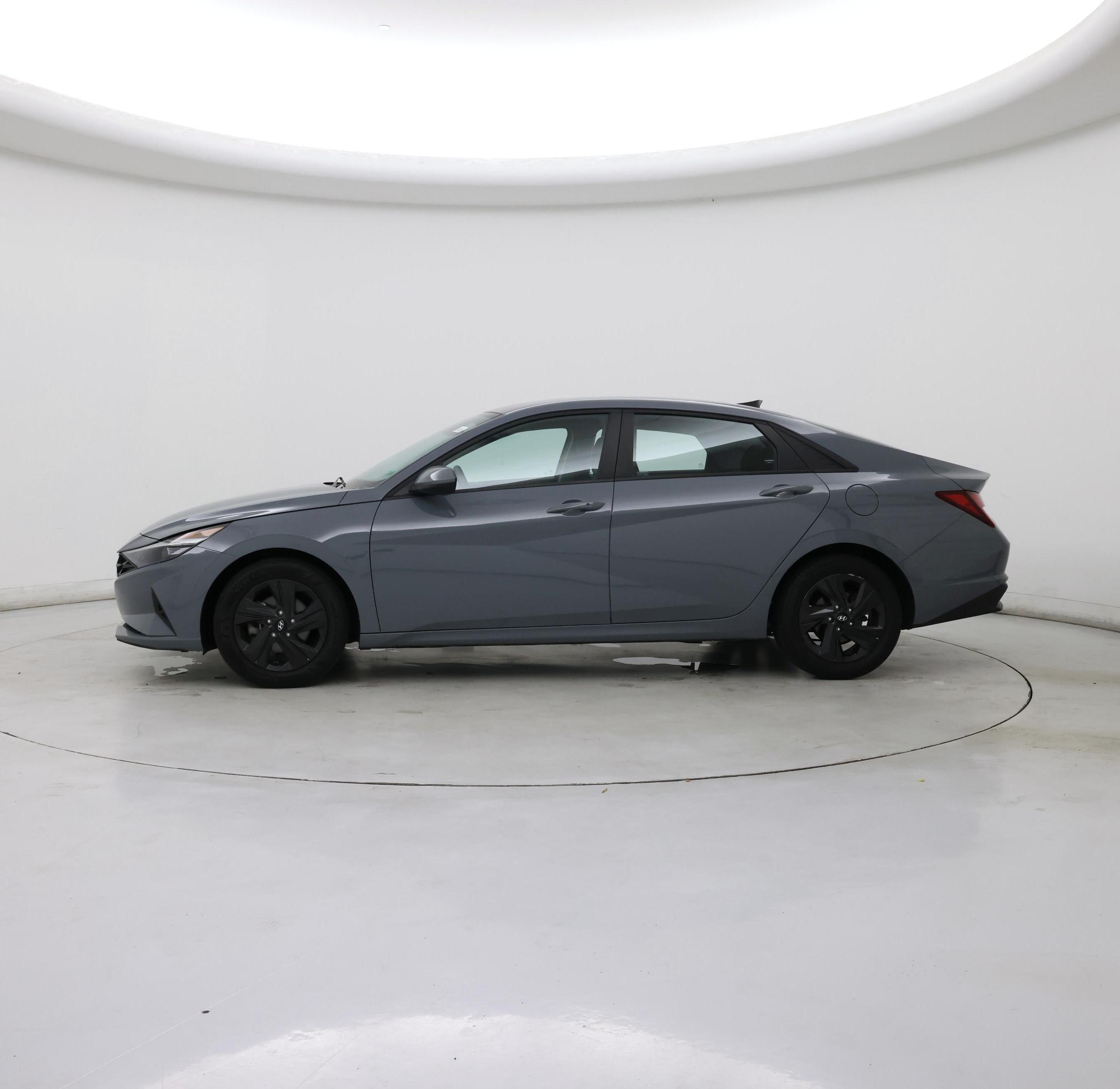 Thumbnail: 2023 Hyundai Elantra - 3