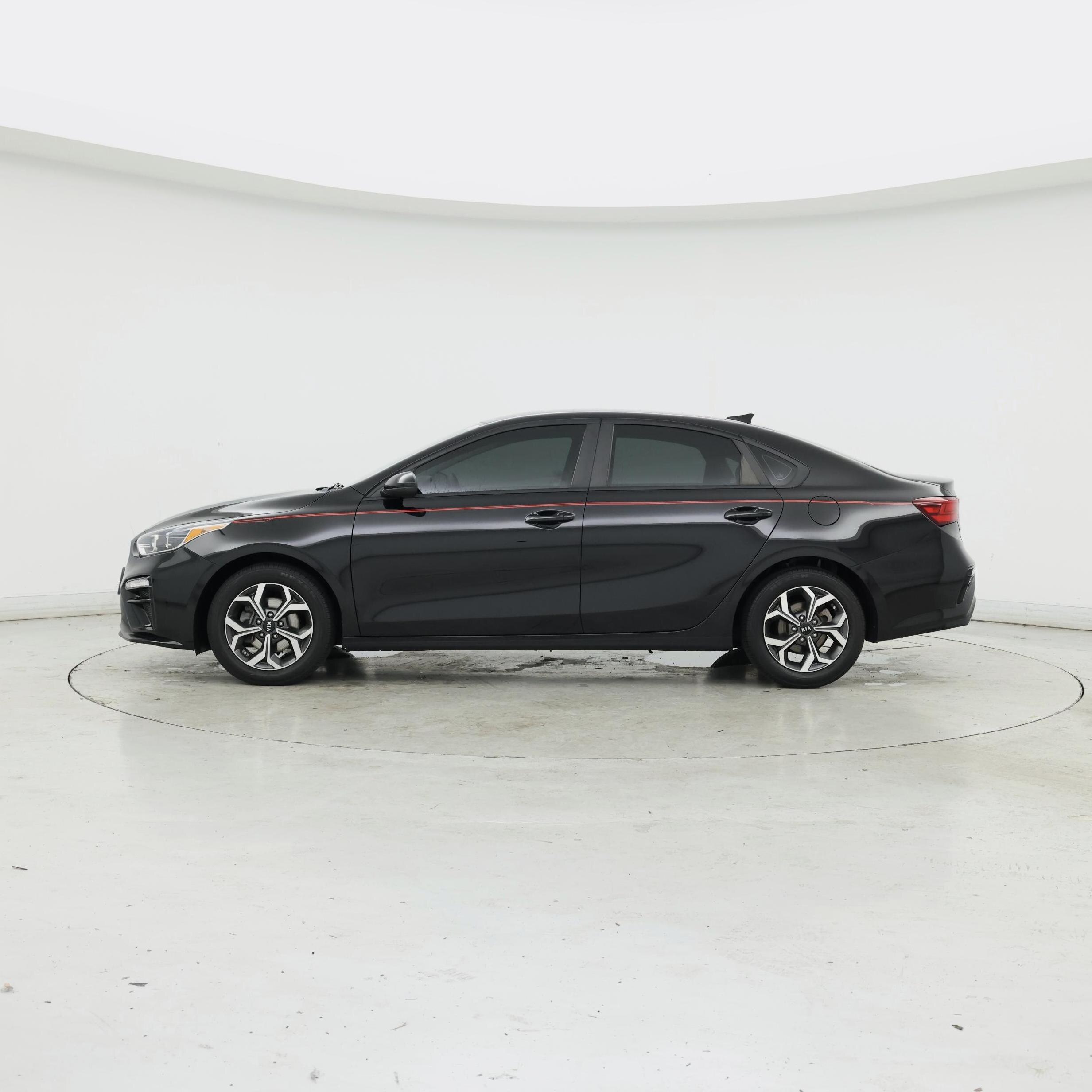 Thumbnail: 2020 Kia Forte - 3