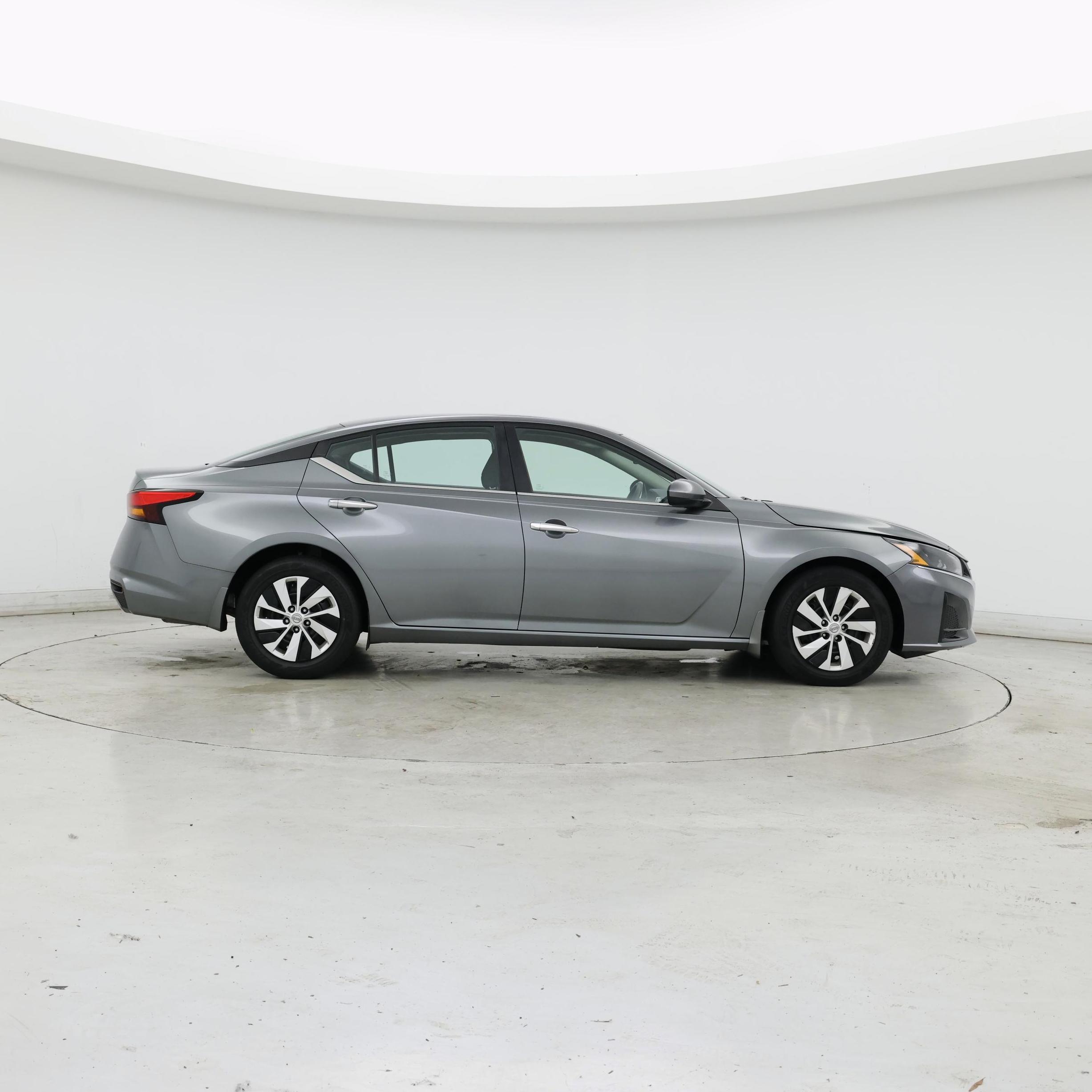Thumbnail: 2023 Nissan Altima - 7