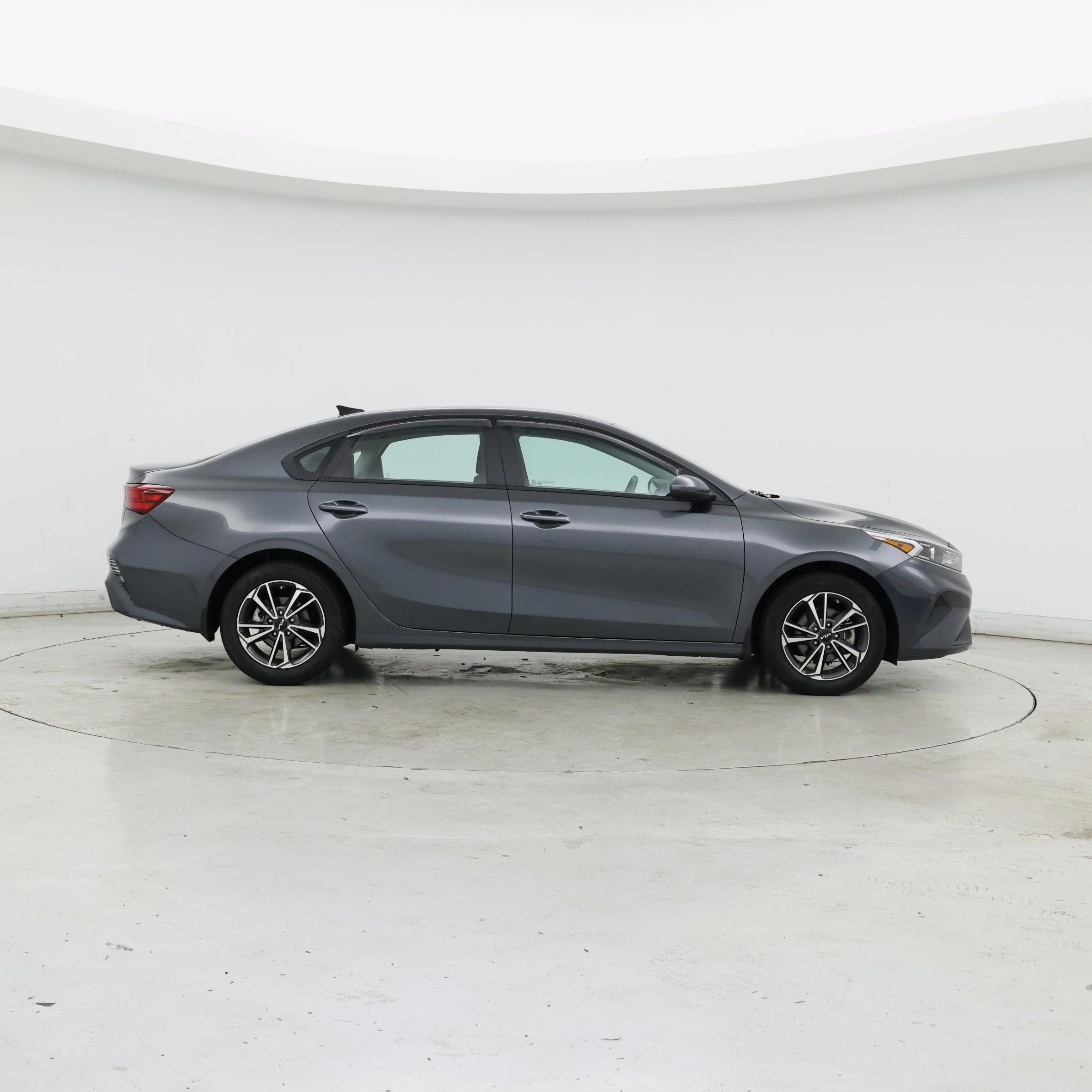 Thumbnail: 2022 Kia Forte - 7