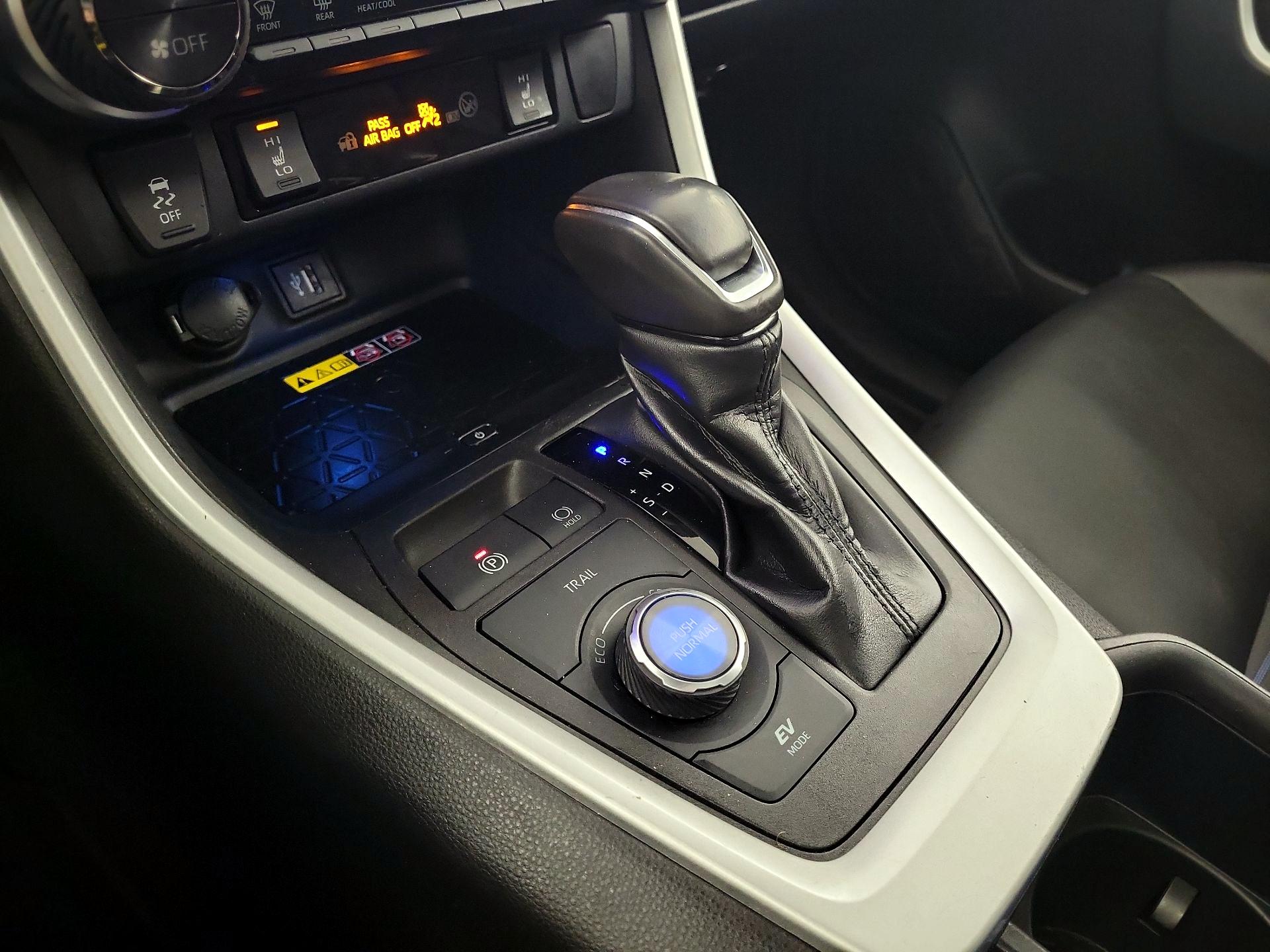 Thumbnail: 2023 Toyota RAV4 - 15