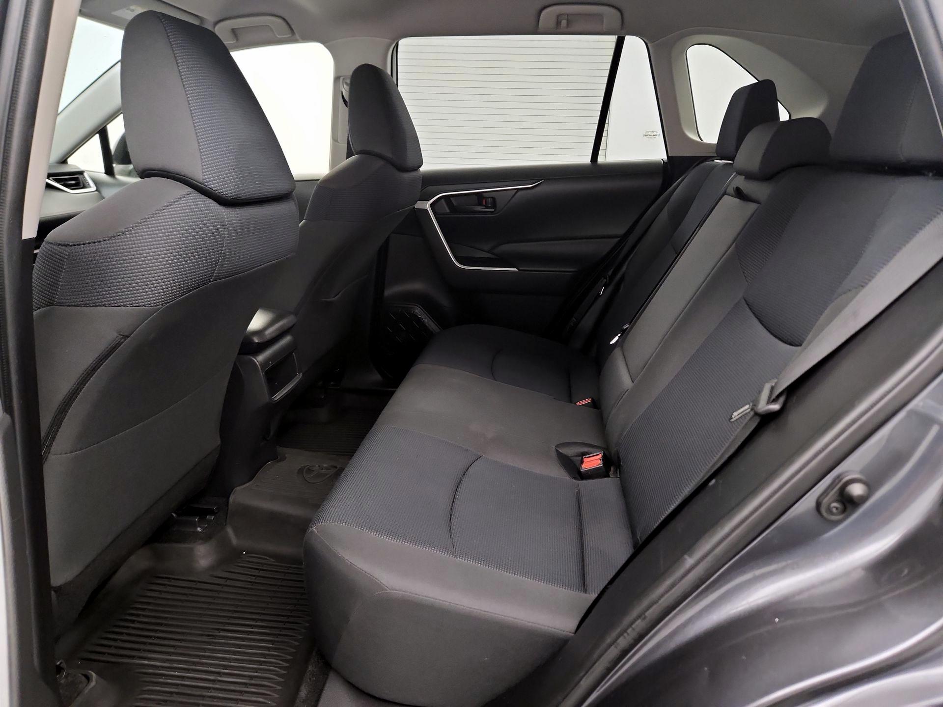 Thumbnail: 2020 Toyota RAV4 - 19