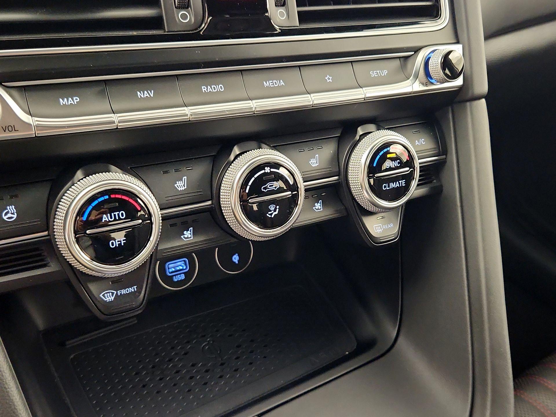 Thumbnail: 2023 Genesis G70 - 16