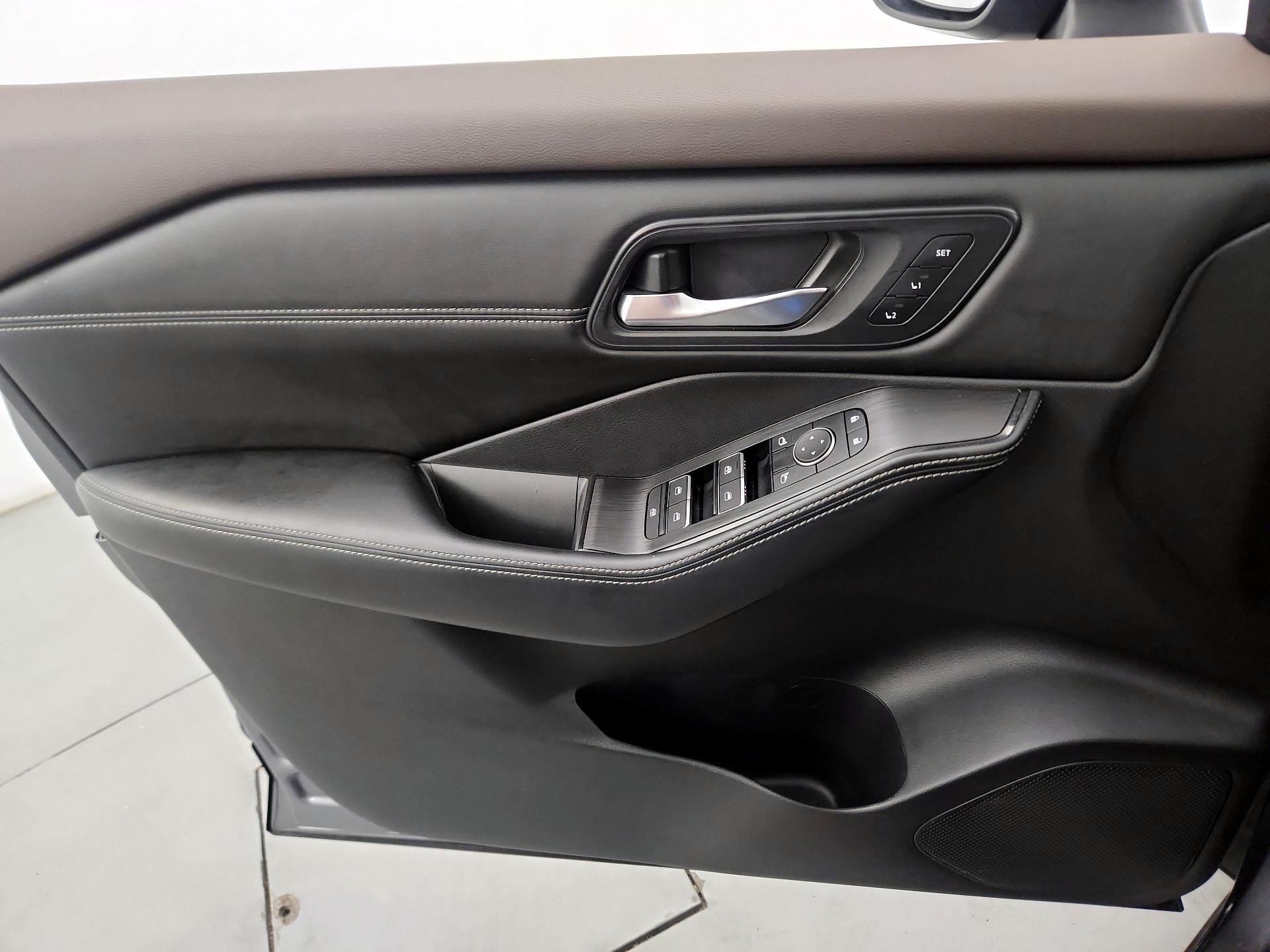 Thumbnail: 2023 Nissan Rogue - 12