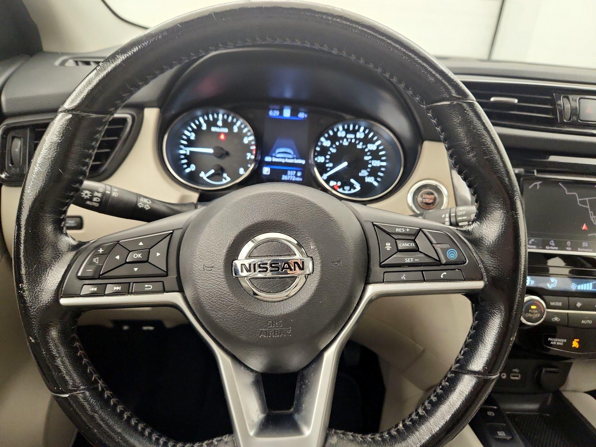 Thumbnail: 2021 Nissan Rogue Sport - 10