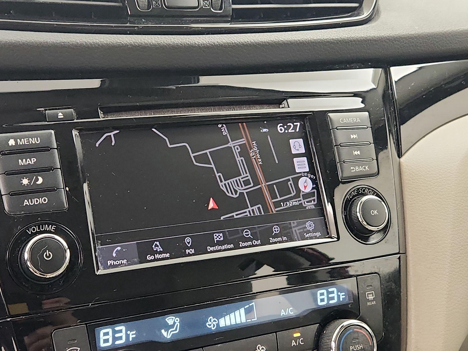 Thumbnail: 2021 Nissan Rogue Sport - 14