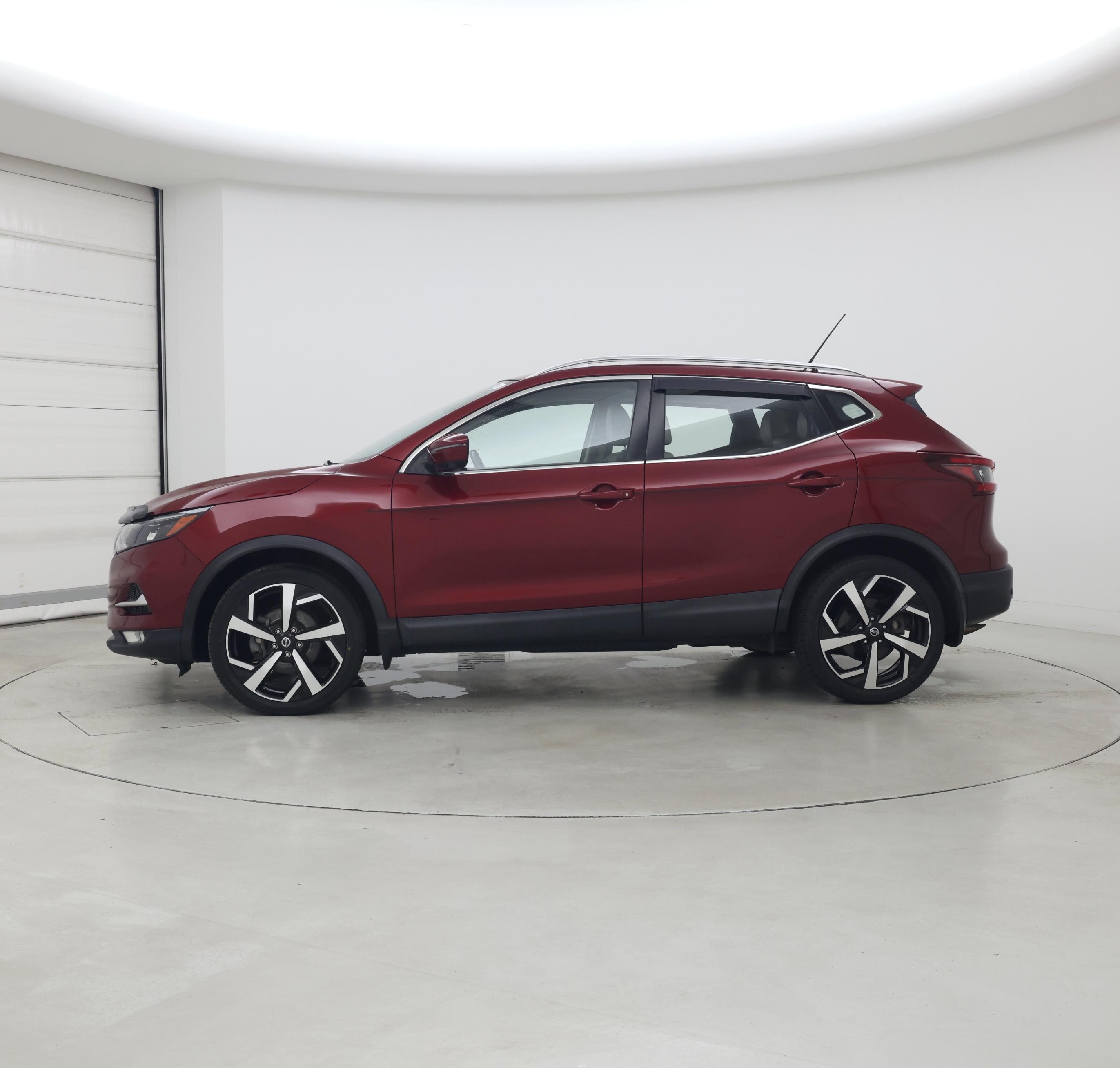 Thumbnail: 2021 Nissan Rogue Sport - 3