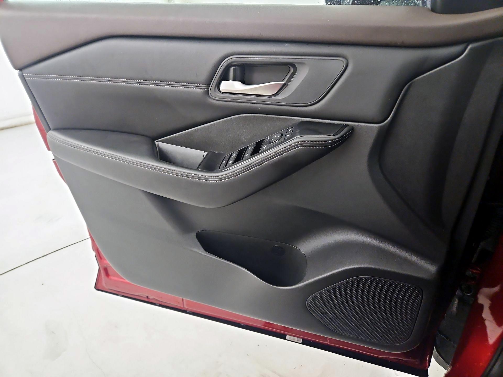 Thumbnail: 2023 Nissan Rogue - 12