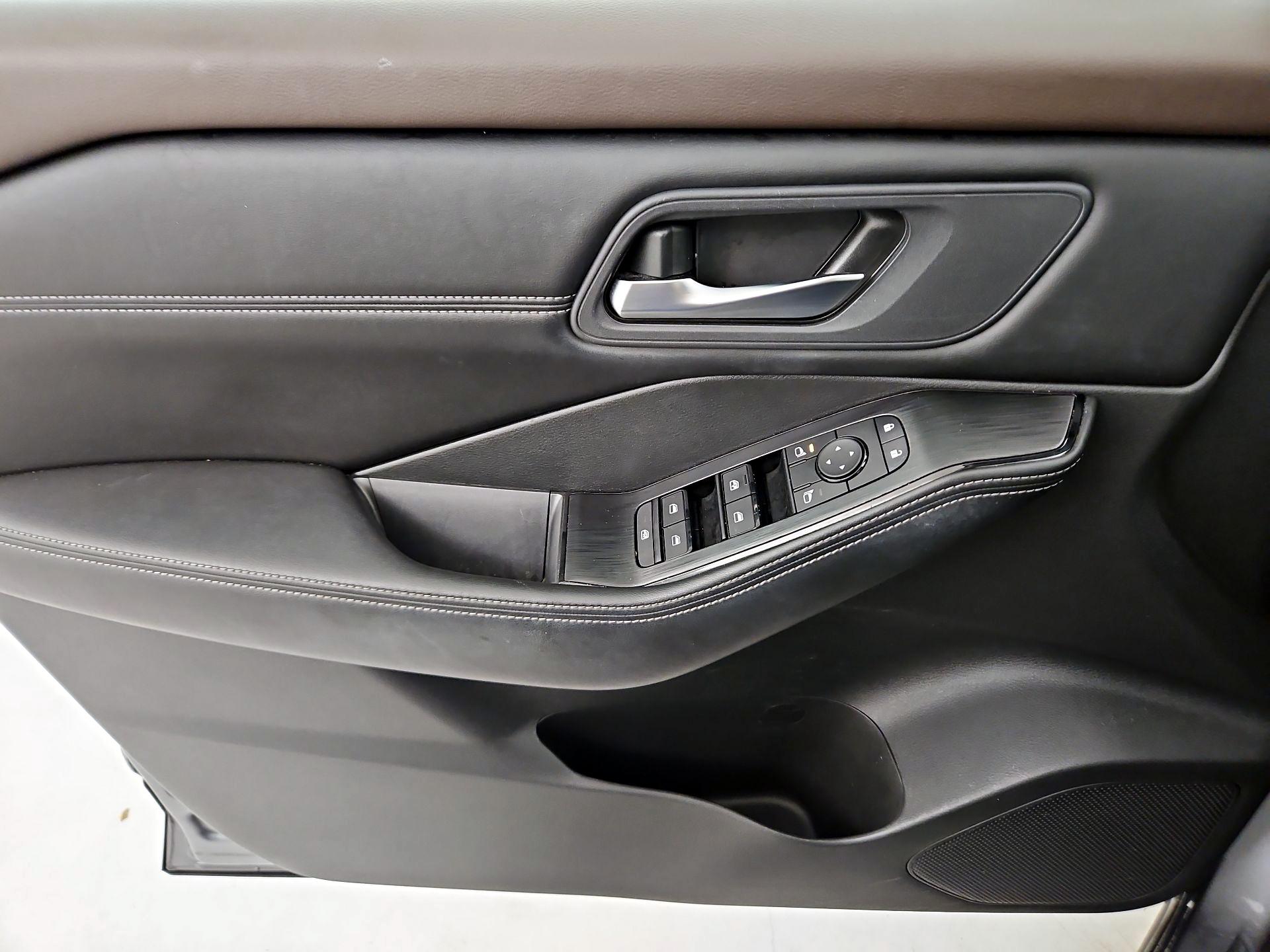 Thumbnail: 2022 Nissan Rogue - 12