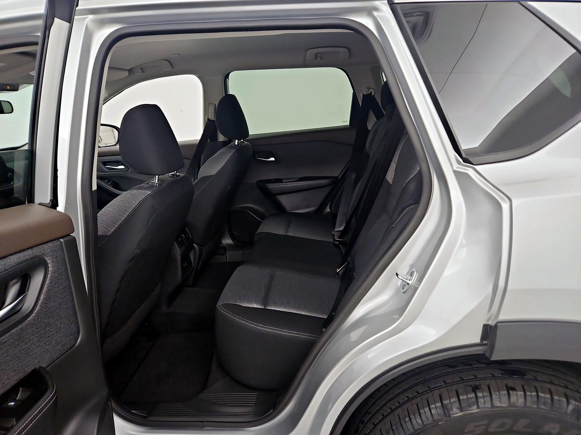 Thumbnail: 2023 Nissan Rogue - 19