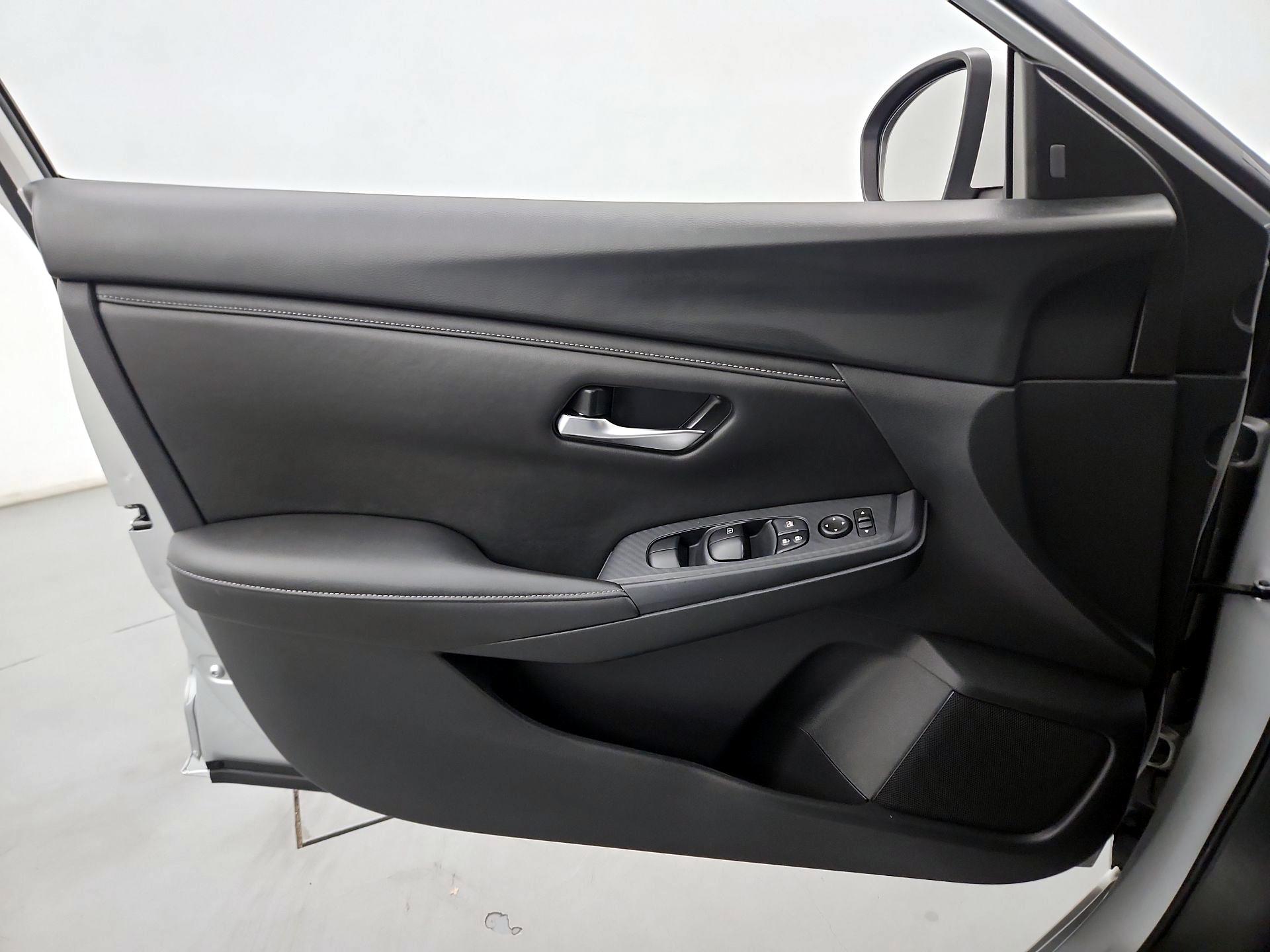 Thumbnail: 2023 Nissan Sentra - 12