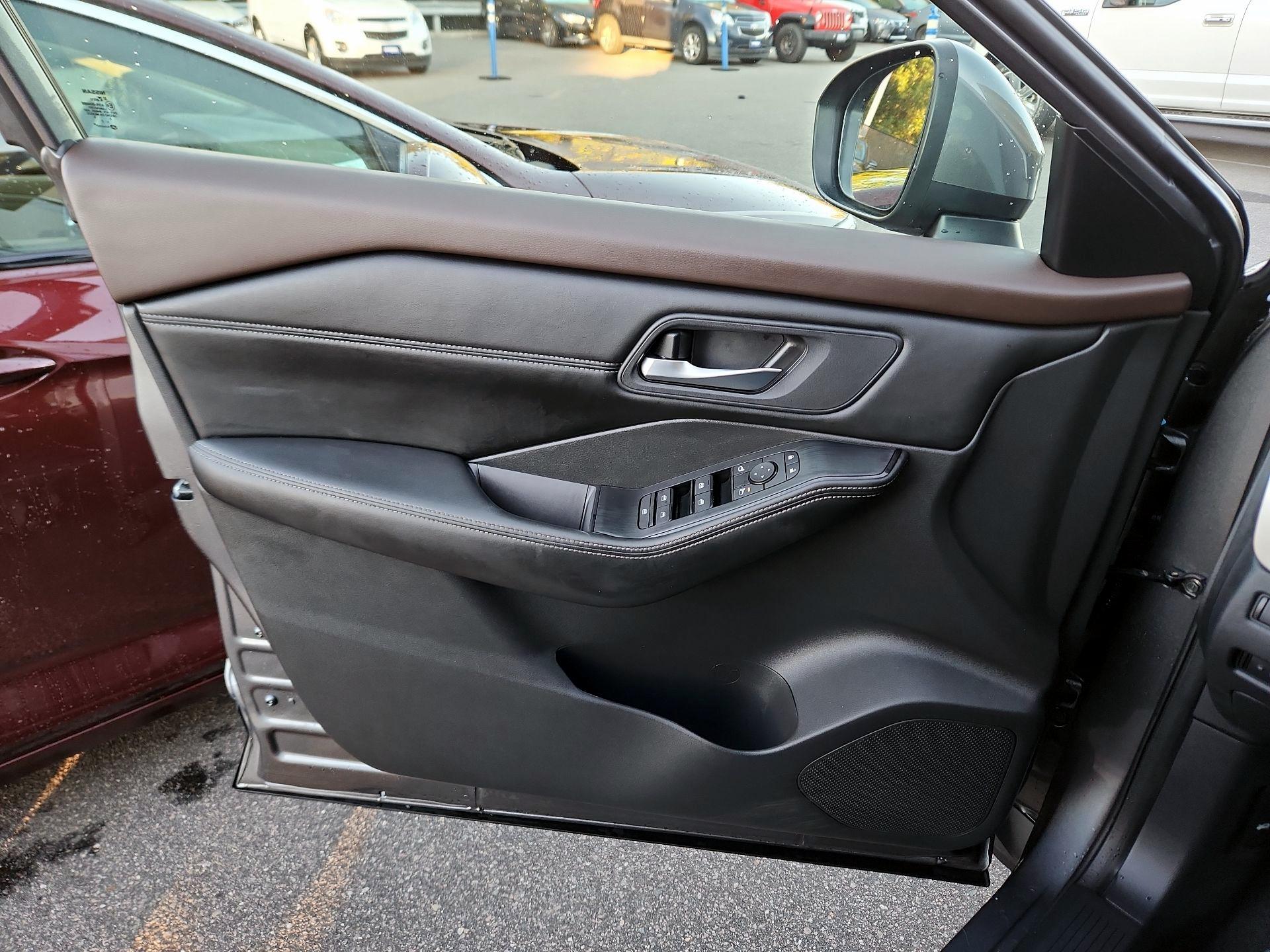 Thumbnail: 2023 Nissan Rogue - 12