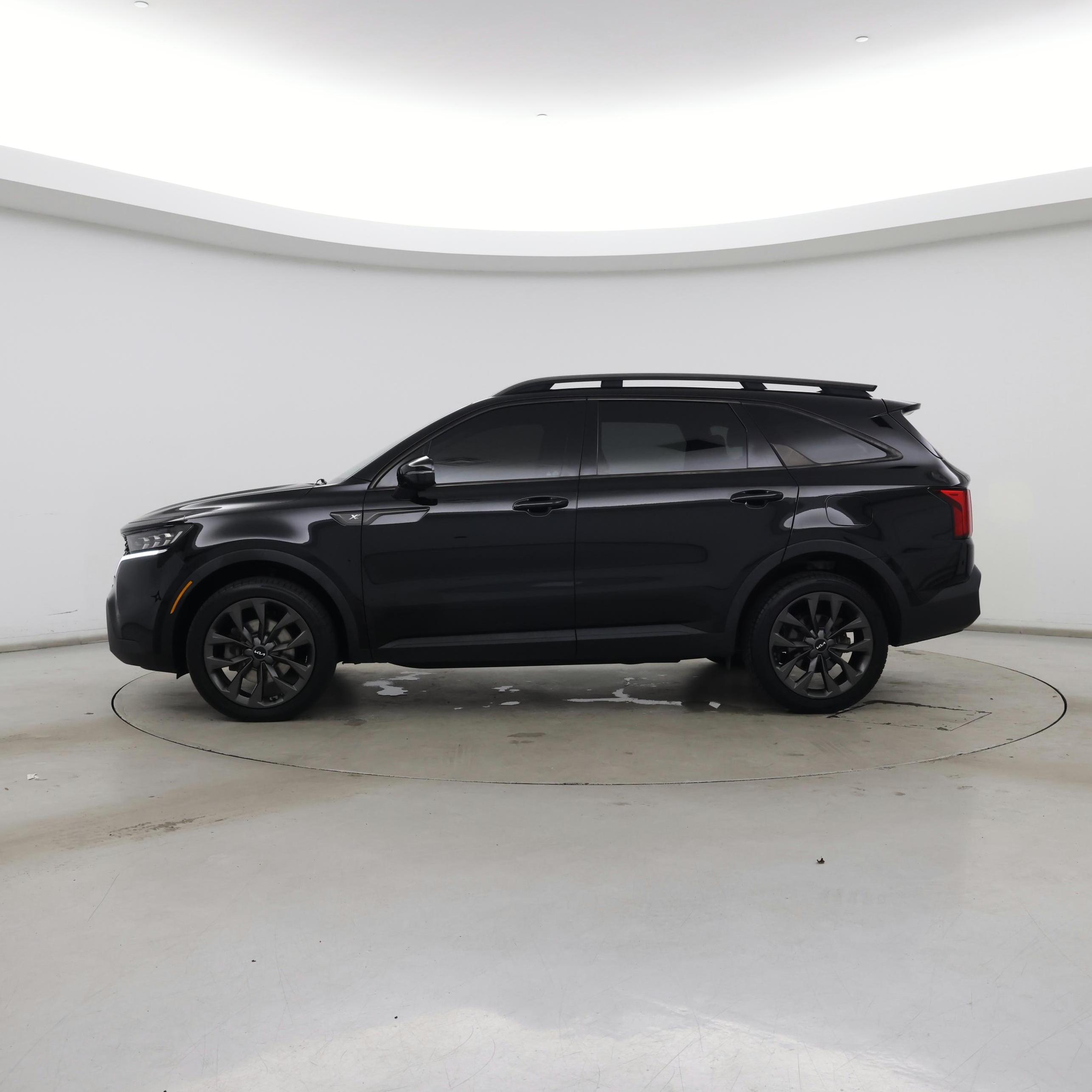 Thumbnail: 2022 Kia Sorento - 3