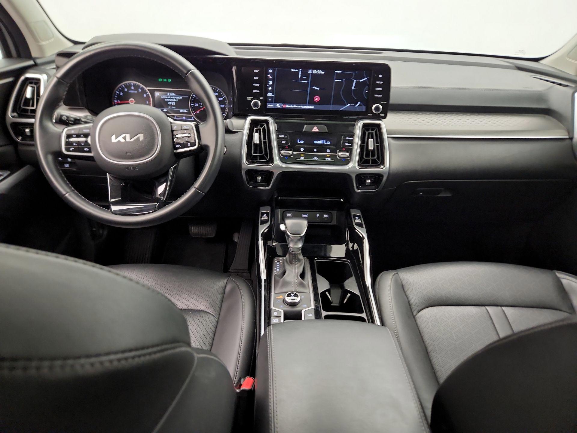 Thumbnail: 2022 Kia Sorento - 9