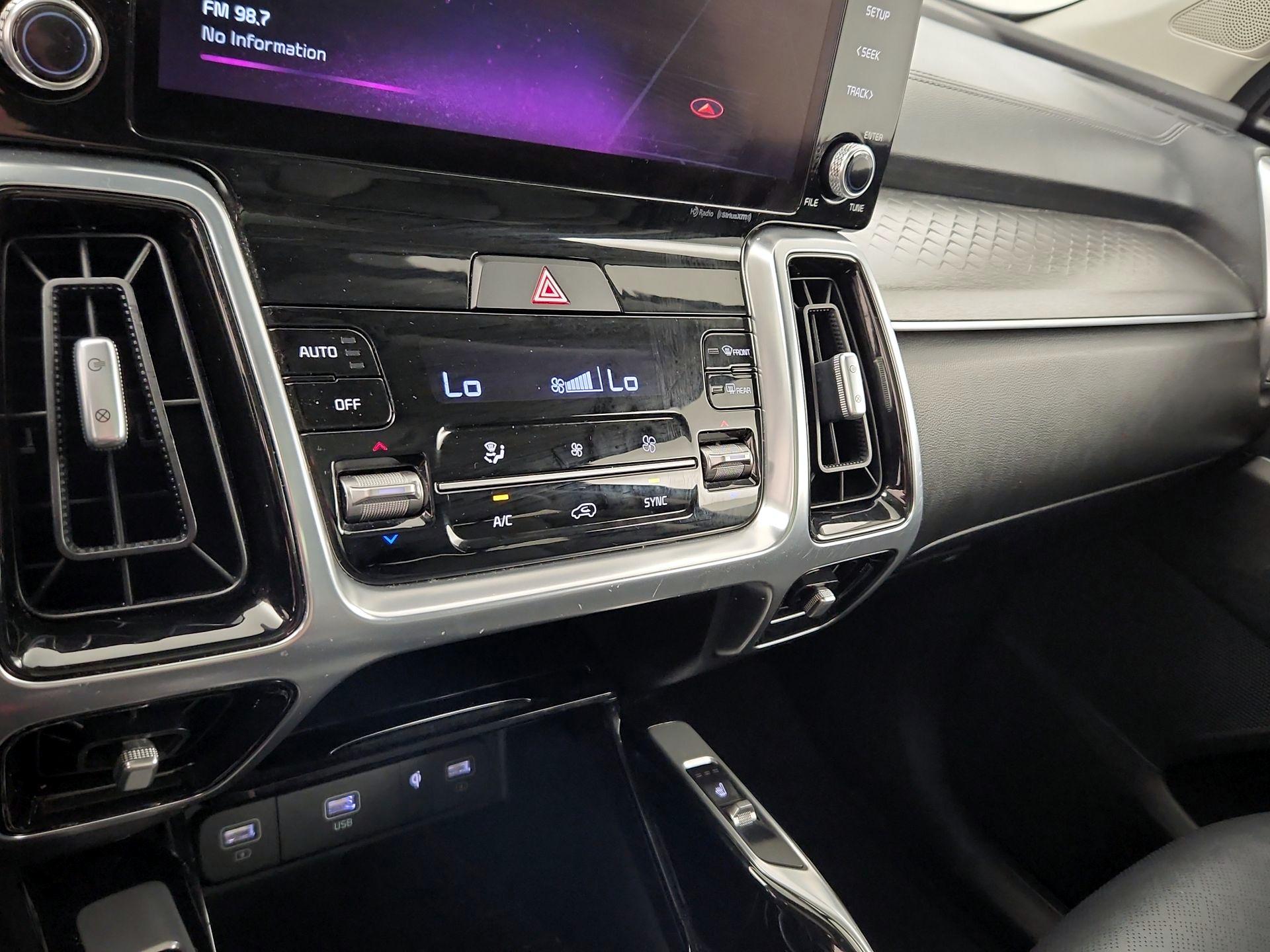 Thumbnail: 2022 Kia Sorento - 17