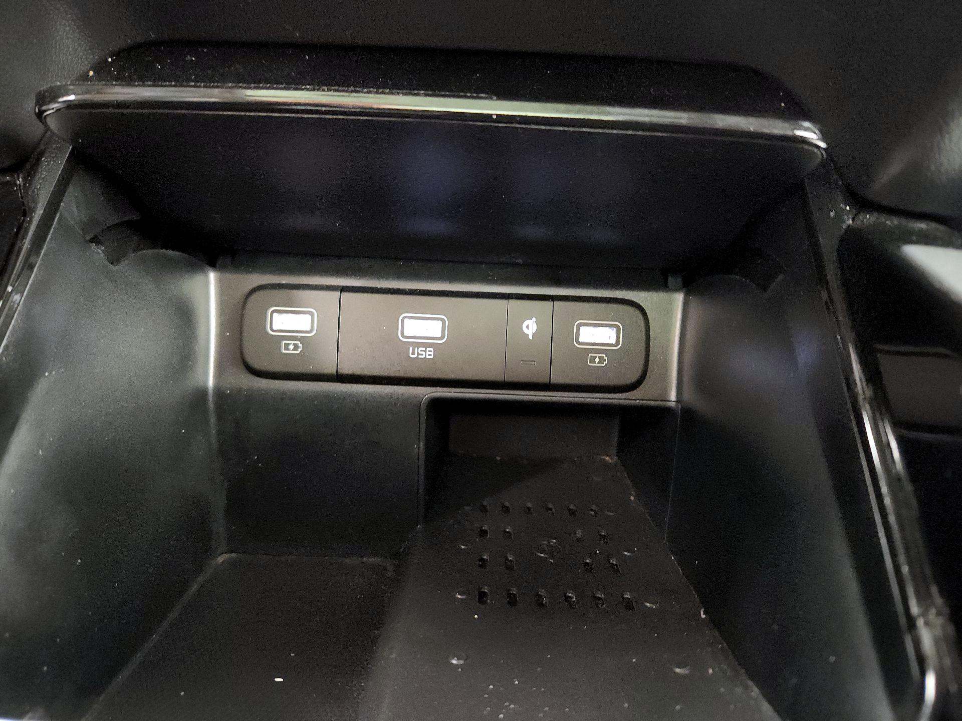 Thumbnail: 2022 Kia Sorento - 19