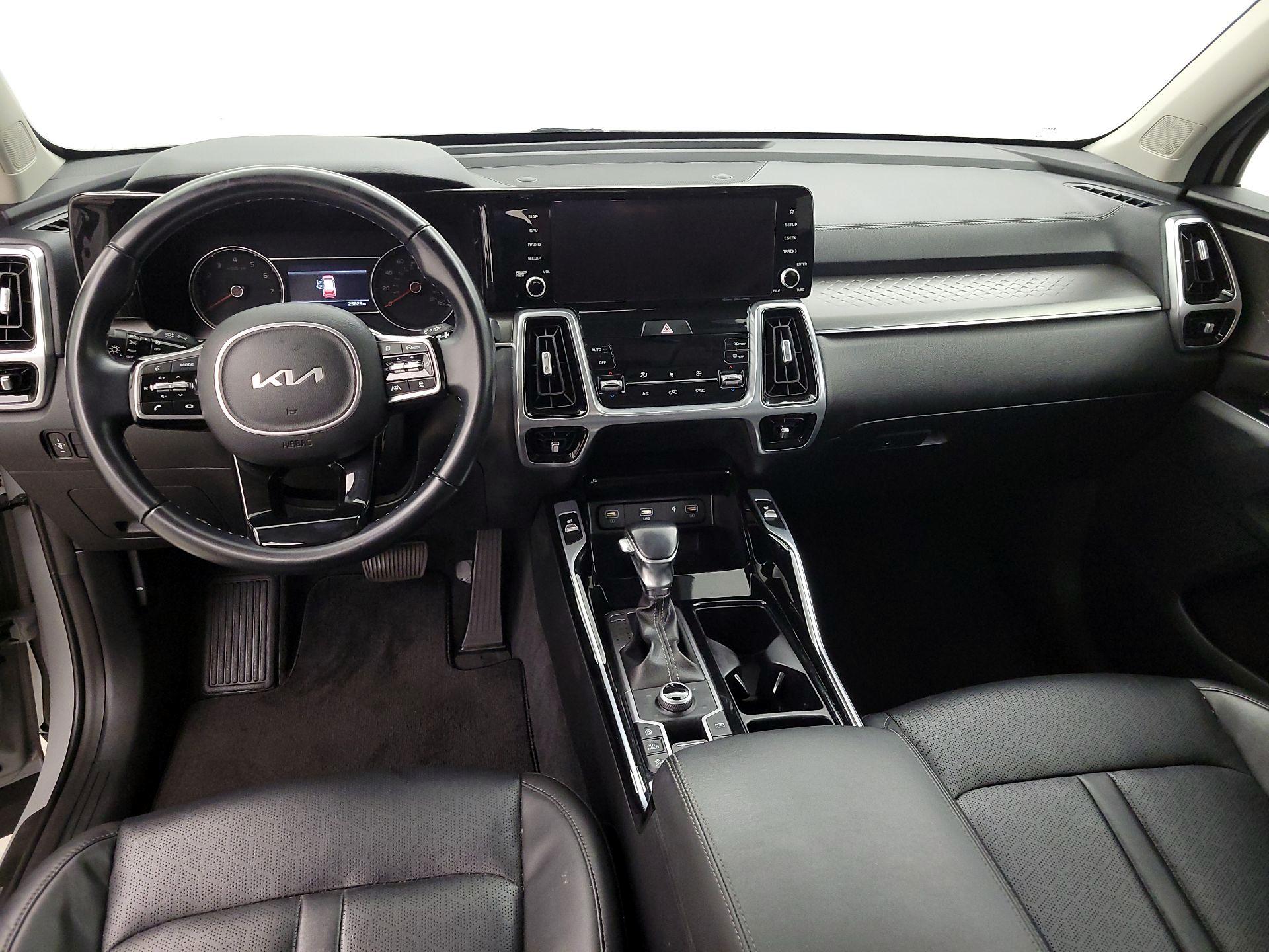 Thumbnail: 2022 Kia Sorento - 9